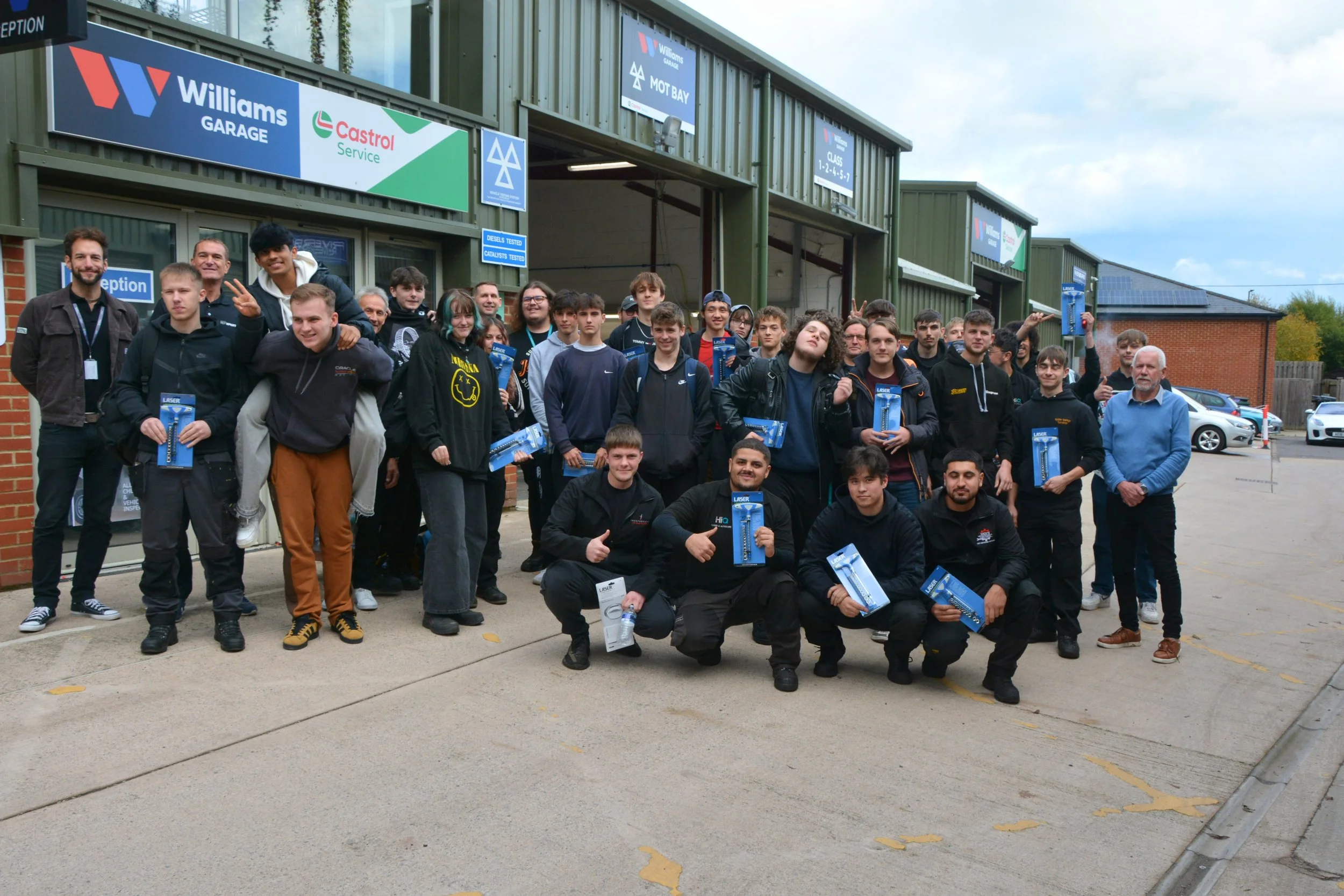 the Schaeffler team visited the award-winning Williams Garage in Winchester, to speak to some apprentices and deliver product training