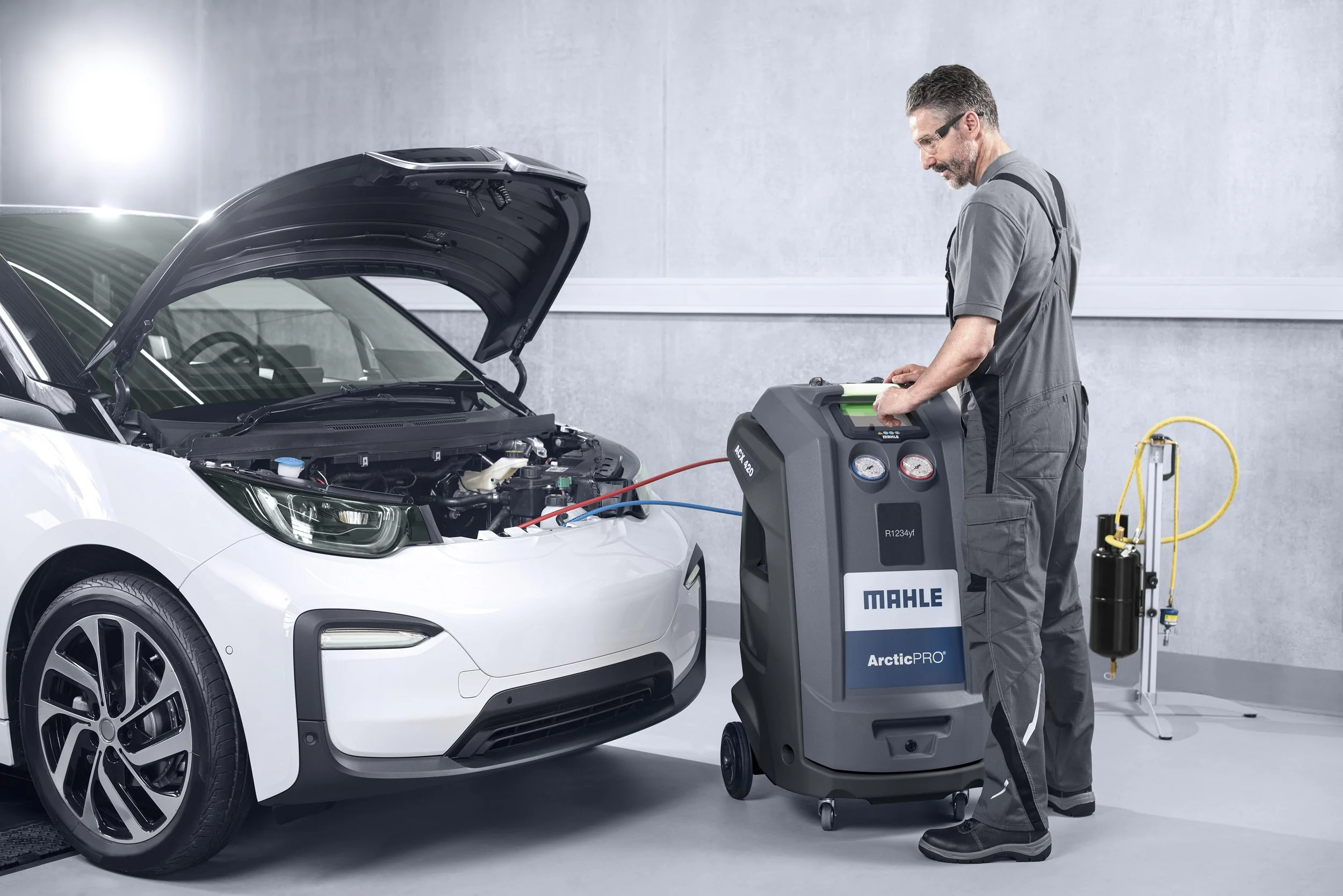 The UK aftermarket is approaching a tipping point, as the rapid growth of hybrid and electric vehicles begins