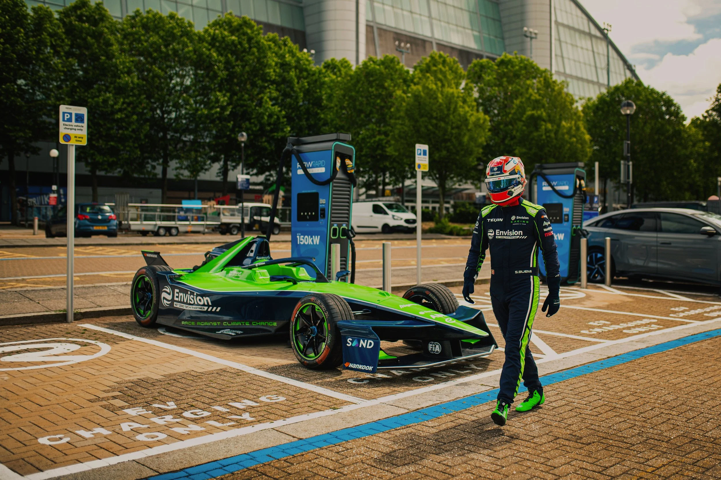 As part of the collaboration, RAW has installed three dual-port 22kW fast chargers at Envision Racing’s Silverstone headquarters