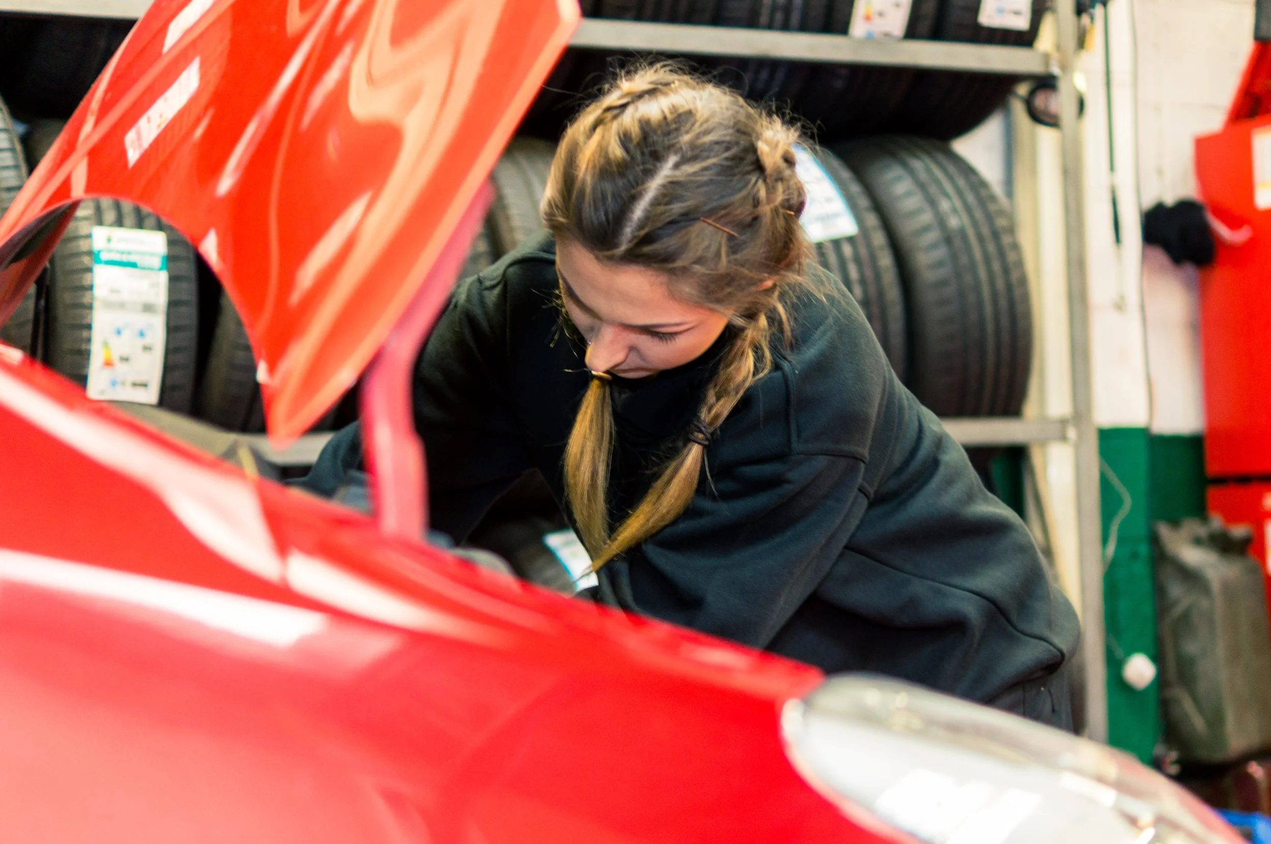 Recent research from the Institute of the Motor Industry (IMI) shows around 16,000 automotive roles remain unfilled