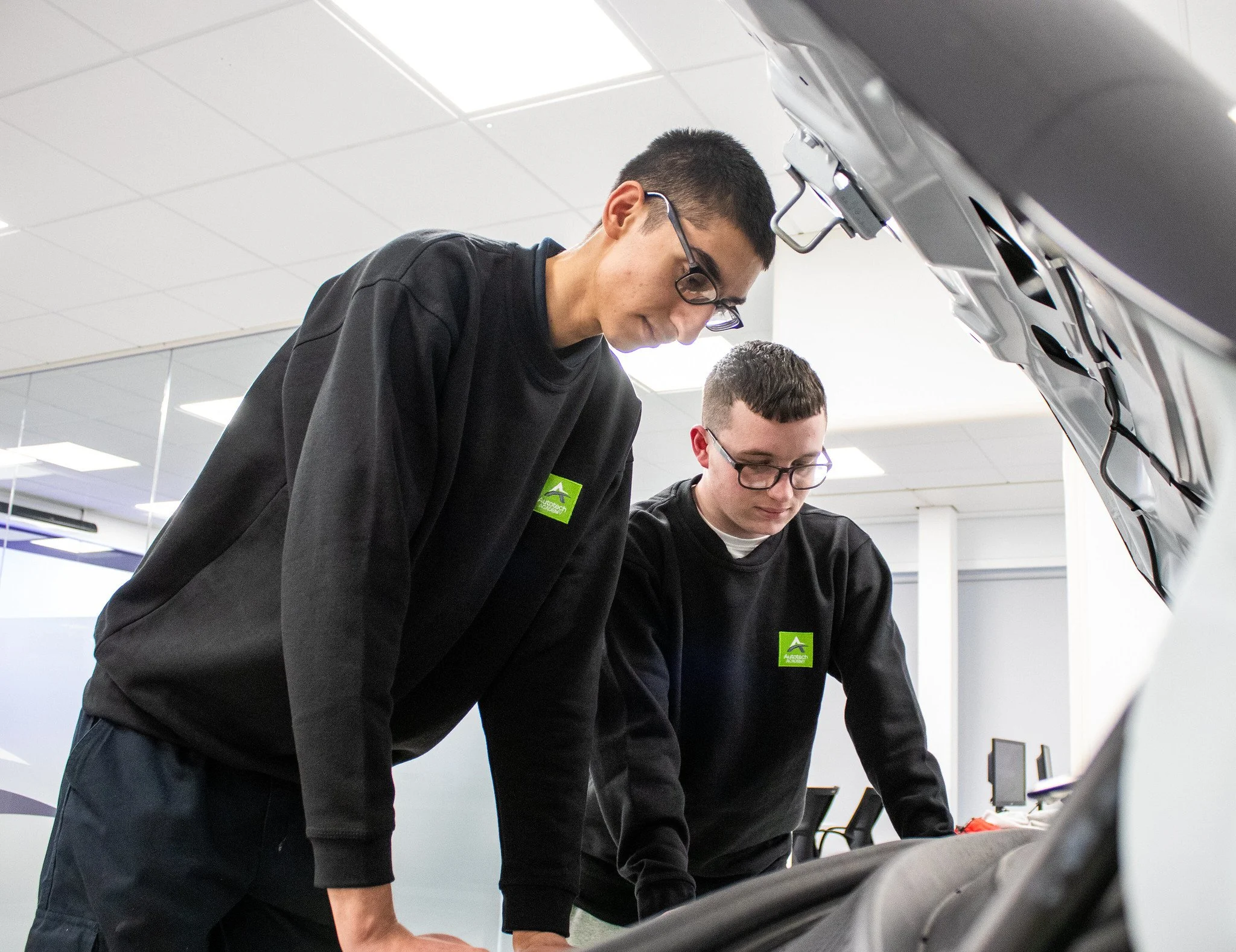 More than 830 newly qualified vehicle technicians are actively seeking work across the UK