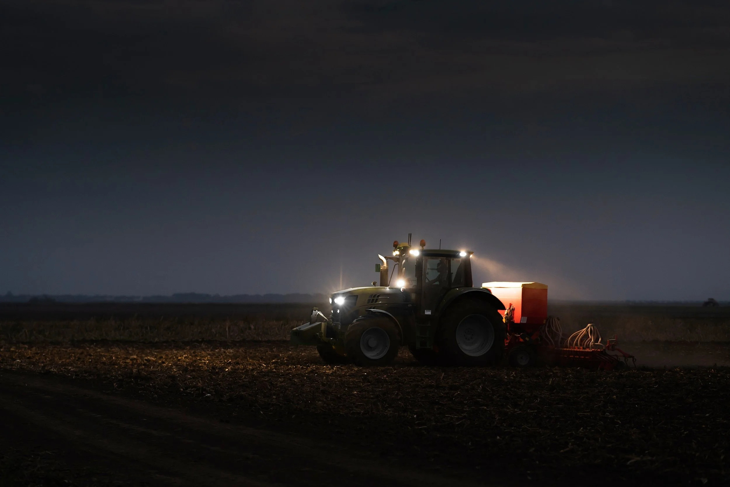 RTX marks the UK arrival of HELLA’s high-performance DynaRay lightbar range