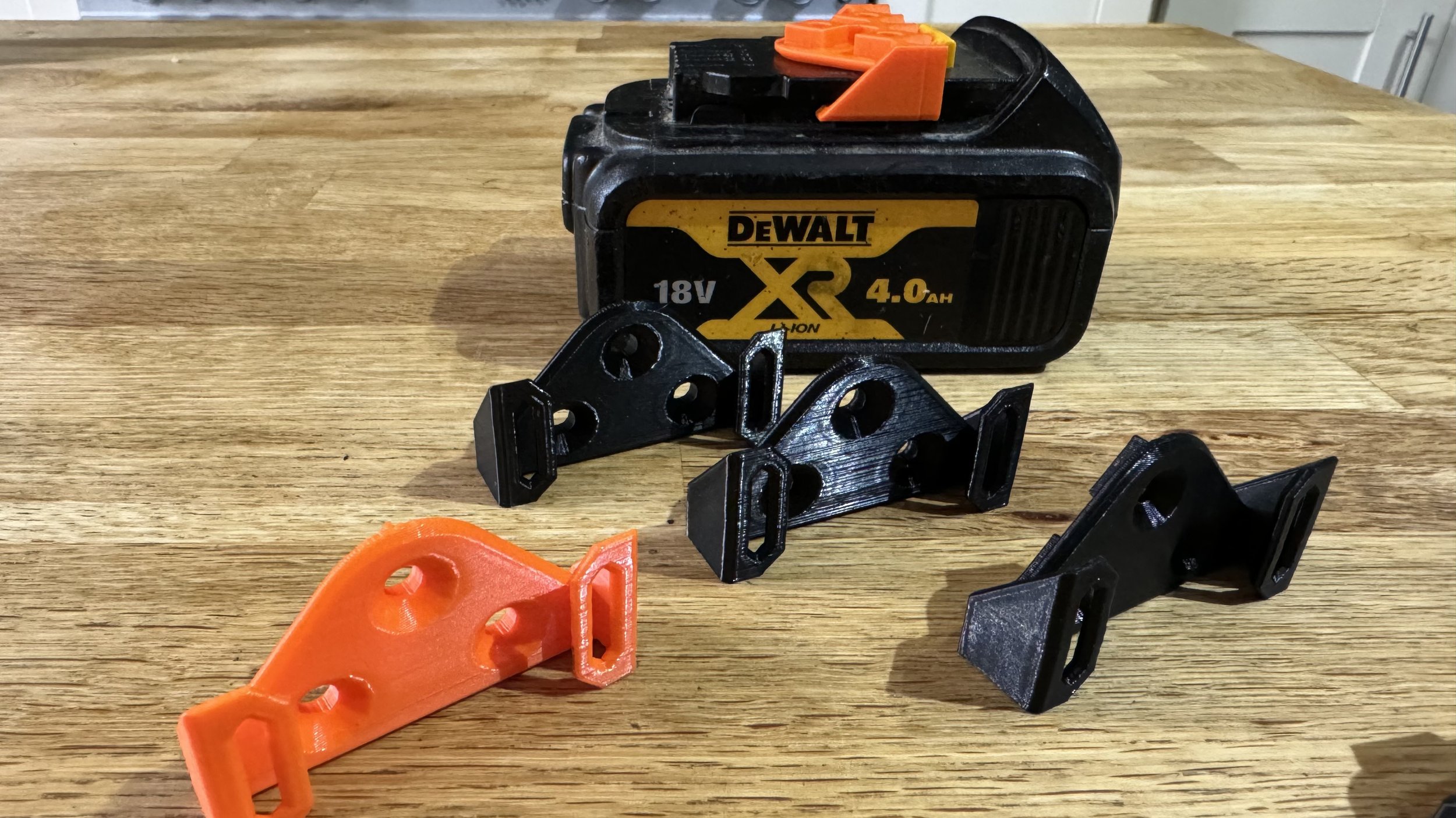 Dewalt-Battery-Holder-2.jpeg