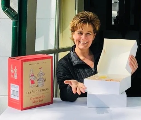 PAASBRUNCH VOOR THUIS
Op 5 en 6 april is het alweer Pasen. Wilt u het thuis vieren met een feestelijke tafel? Dan kan First zorgen voor een complete paasbrunch, bestaande uit: &bull; Briochebrood, roomboter, fleur de sel &bull; Buerli pompoenbreekbro