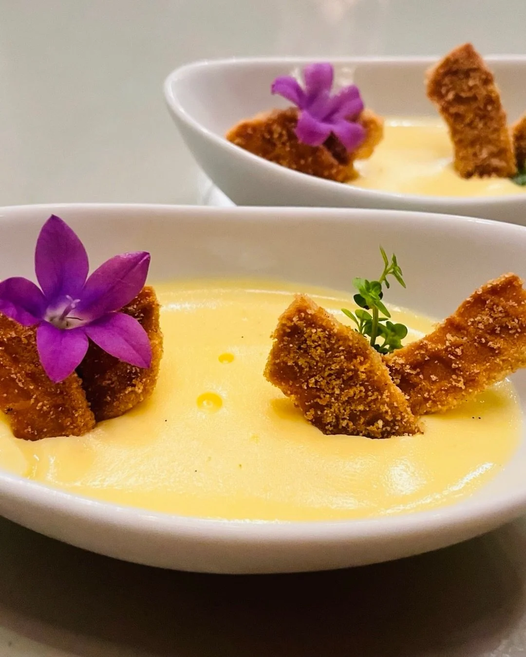 Lieve mensen voor eerste paasdag diner zijn we vol geboekt. Wel nog tafels voor de lunch 🐣 paasbrunch voor thuis kunt u nog tot morgen 12.00 uur bestellen ☎️ 030-6930965 of info@first-1.nl ik wens iedereen een fantastische dag . Tot First 👍 #pasen 