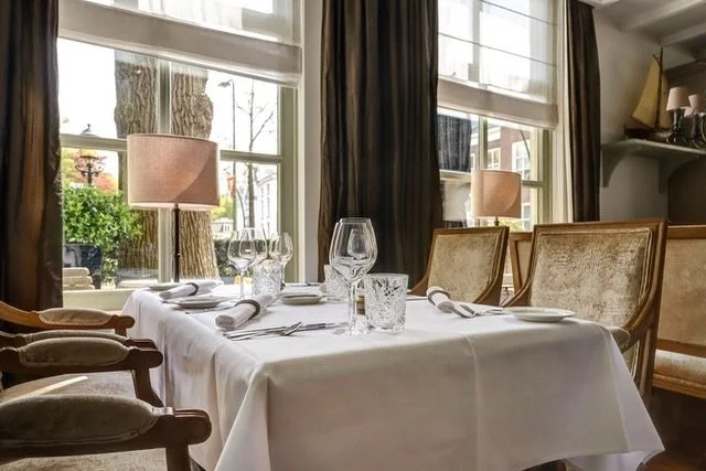 🌧️ Het weer laat het deze week misschien afweten, maar bij ons is het warm, gezellig en sfeervol! Kom lekker lunchen, borrelen, dineren of gebruik onze comfortabele ruimte voor een vergadering. Ontsnap aan de regen en geniet van goed eten, lekkere d