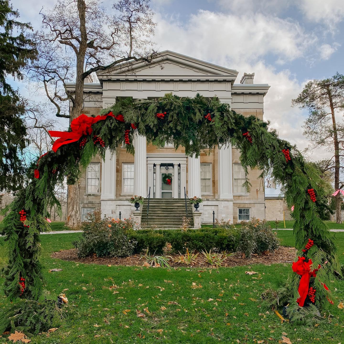 Looking for the perfect holiday photo backdrop? 🎄✨
Explore our beautifully decorated grounds, filled with festive charm and countless spots to capture your new favourite picture.

Visit the Hollyhock Gift Shop in the Welcome Centre, open from 10am t