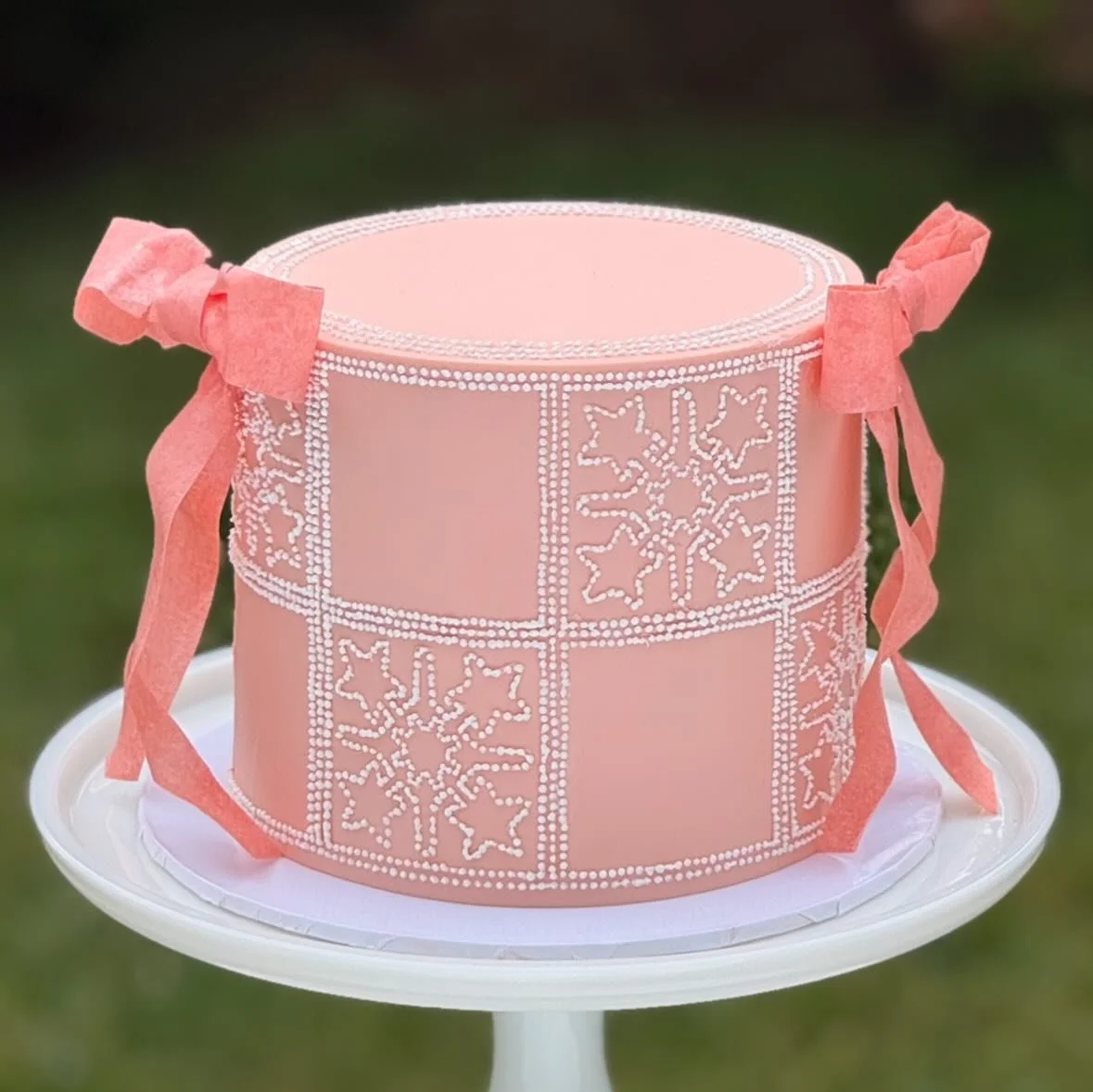 Downton Abbey dresses as cakes day 3: Rose

(Swipe to see the original)

Thanks to @downtonabbey_official and @lilyjamesofficial for the inspiration!
