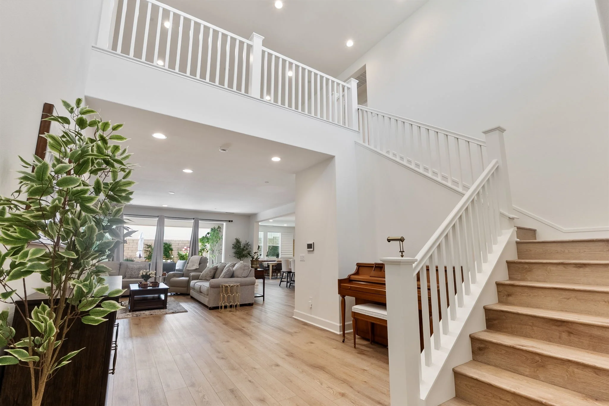 19-web-or-mls-107 Upland Rd20.jpg