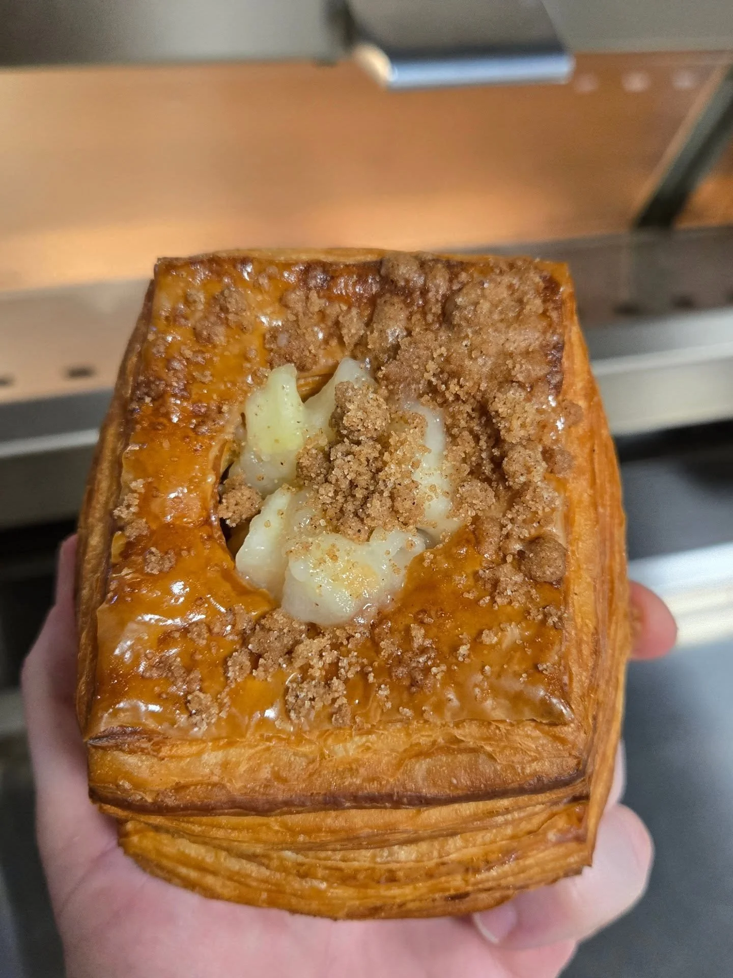 Apple crumble danish

Apple butter
Apple compote
Streussel