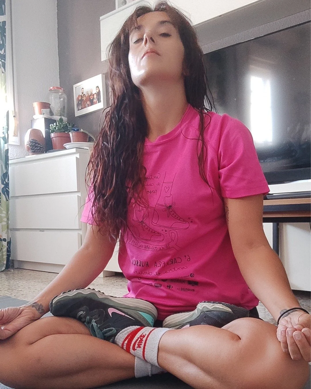 Hubo un tiempo en el que pensaba que el mindfulness era meditar en silencio, y cuanto m&aacute;s tiempo mejor.
Hasta que me encontr&eacute; en una reuni&oacute;n, pensando en el mail que acababa de recibir, mientras aparec&iacute;a la pregunta de &iq