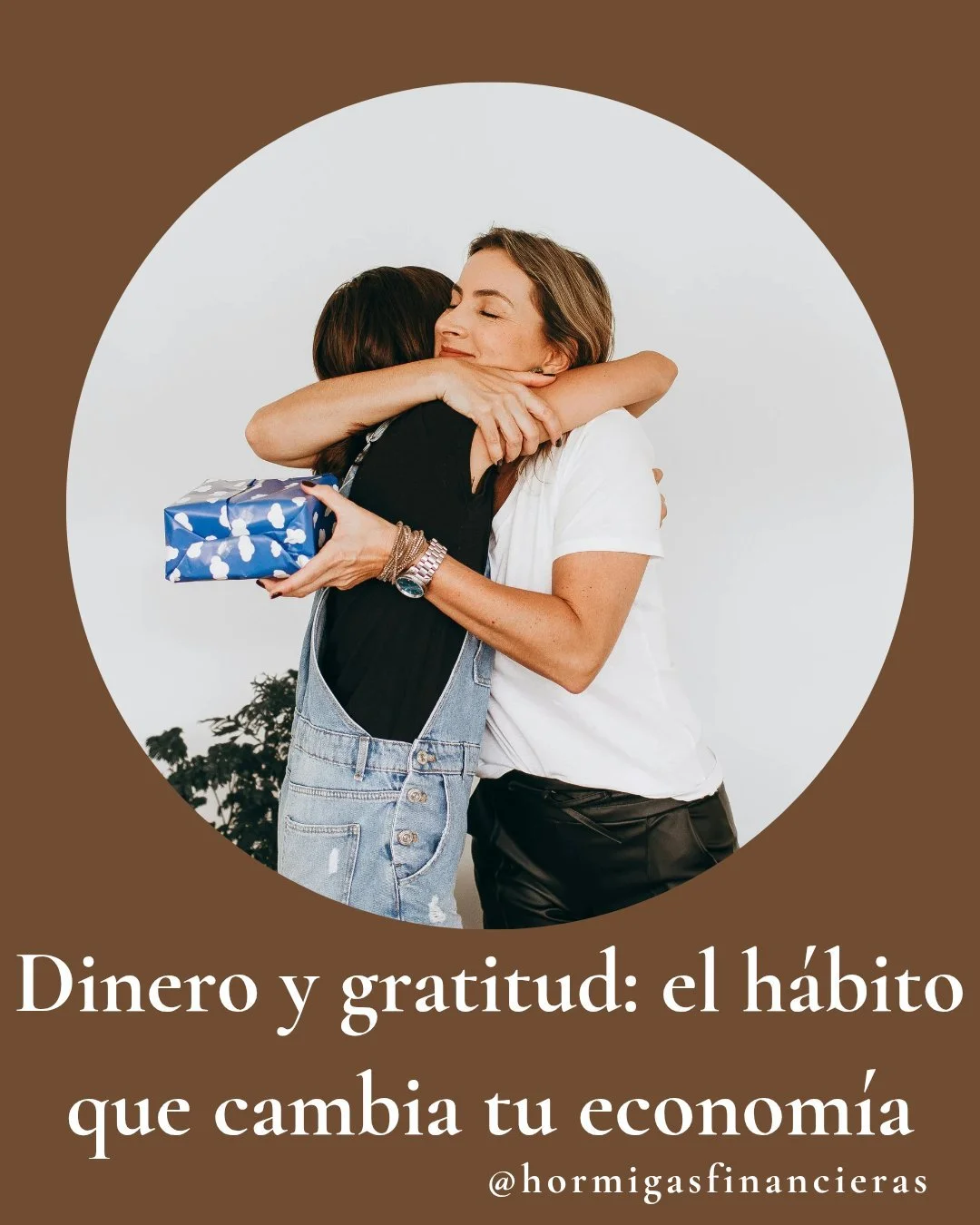 Agradecer tu dinero no es ingenuidad. Es educaci&oacute;n financiera emocional.

Cuando reconoces lo que s&iacute; funcion&oacute; este mes, tu mente deja de obsesionarse con lo que falta y empieza a ver posibilidades reales para avanzar.

La gratitu