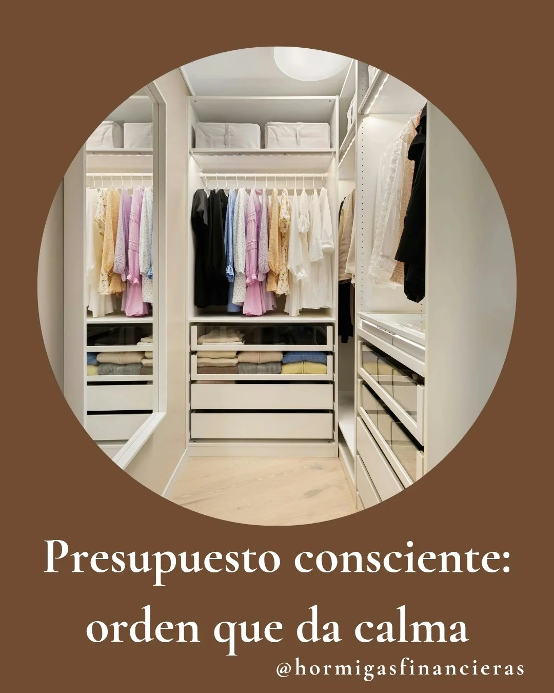 Hola Hormigas!! Un presupuesto consciente no sirve para decirte
en qu&eacute; fallas, sirve para ayudarte a ver
qu&eacute; necesitas, c&oacute;mo decides y qu&eacute; puedes ajustar sin castigarte.

Cuando trabajas con ingresos reales,
gastos claros 