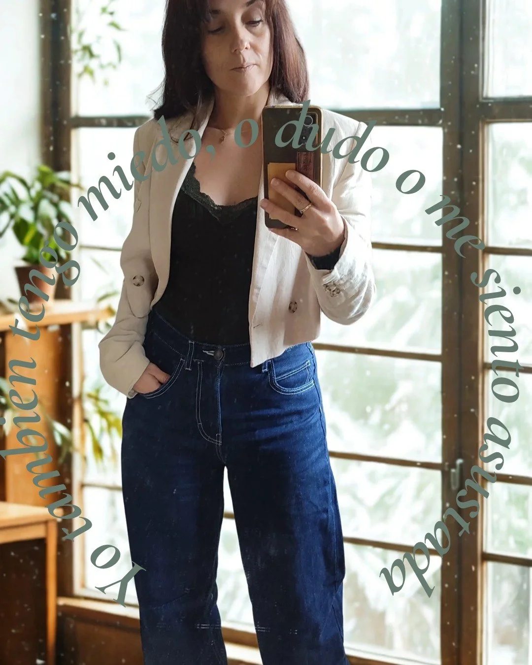 Muchas personas no est&aacute;n confundidas.
Est&aacute;n claras&hellip; pero asustadas.

Yo me he sentido asustada de lo que implica sostener lo que, en el fondo, ya sab&iacute;a.
De decepcionar.
De cambiar din&aacute;micas.
De dejar de encajar en l