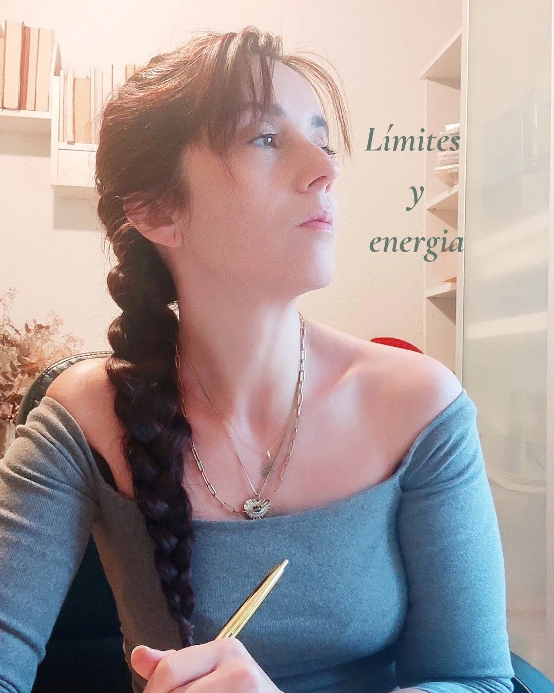 No todo merece tu energ&iacute;a,
aunque puedas con ello.

Poder no significa que te convenga.
Aguantar no significa que sea sano.
Responder a todo no significa estar disponible para ti.

Muchas veces no te agotas por lo que haces,
sino por todo lo q