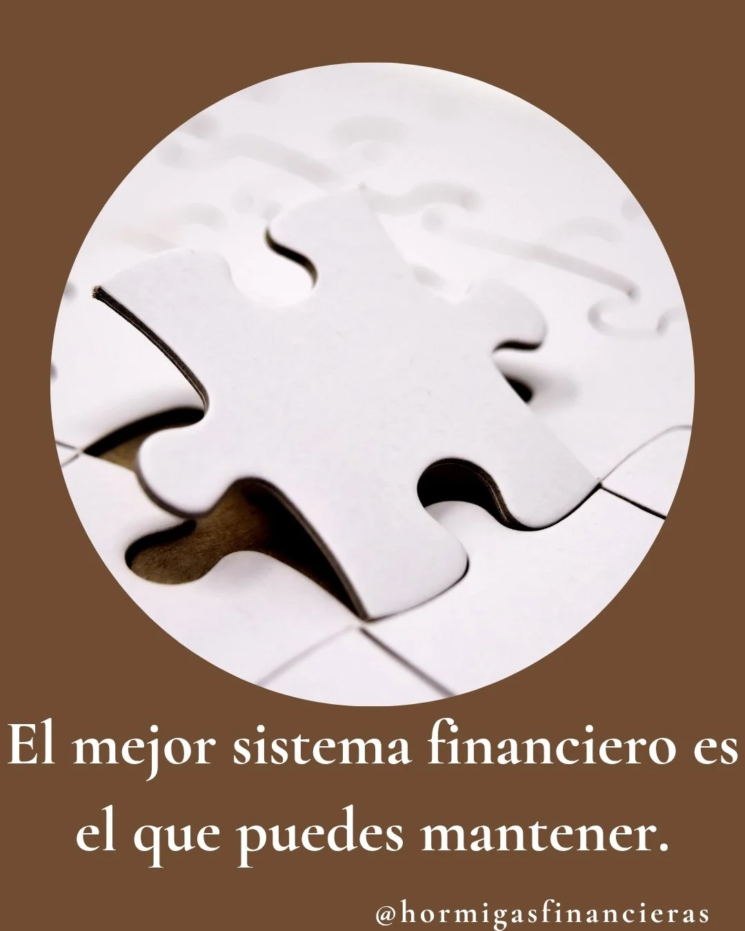 Hola Hormigas!!. La mayor&iacute;a de personas intenta resolver problemas financieros con m&aacute;s esfuerzo, m&aacute;s control, m&aacute;s disciplina y poniendo m&aacute;s atenci&oacute;n.

La tranquilidad financiera rara vez aparece por esforzart