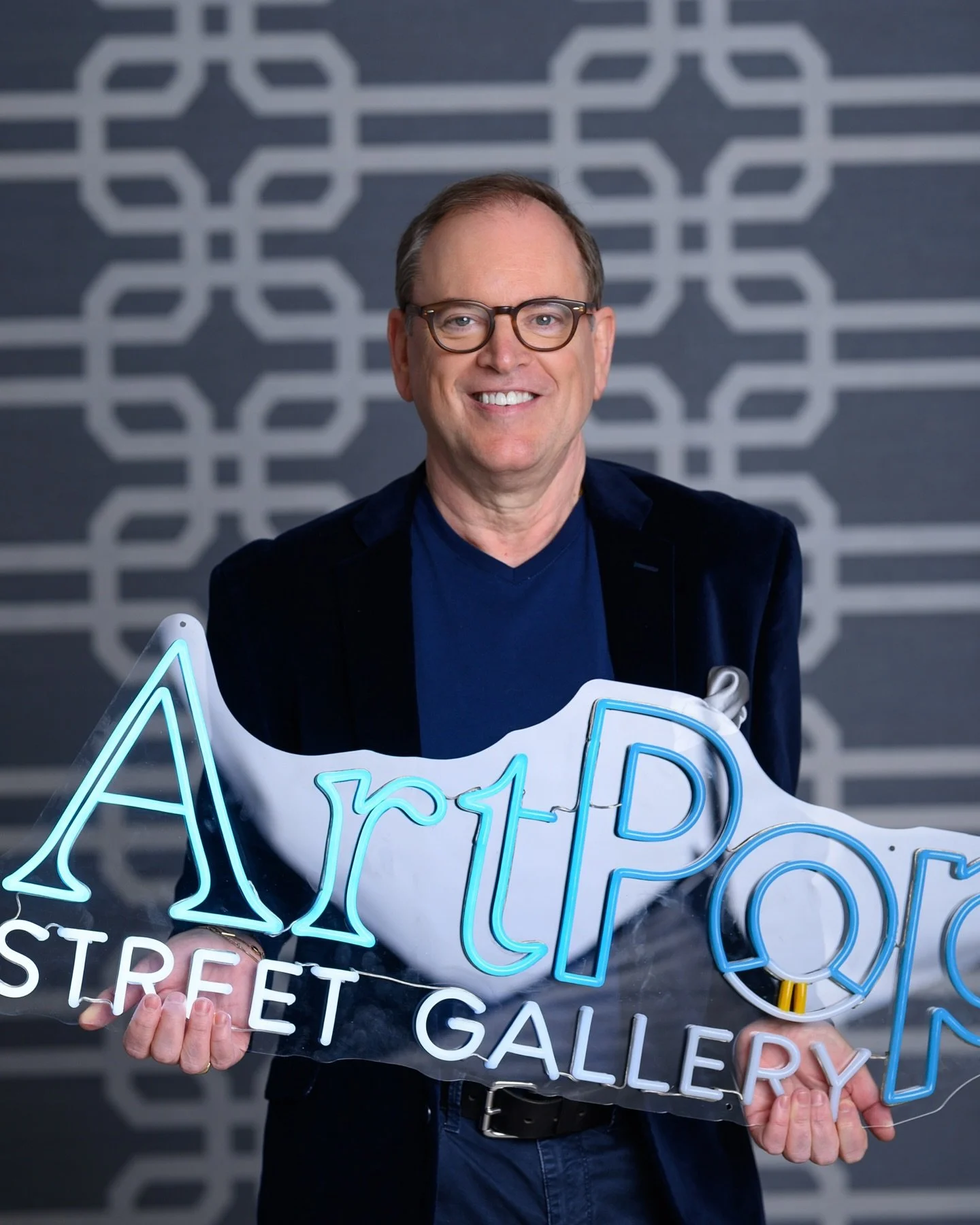 Charlotte based artist @randy_pender , is one of 10 featured #ArtPopCLT artists at the ArtPop Community Art Market, Nov 1, 6&ndash;9 PM @lemeridiencharlotte 

 Randy, a self taught artist, is intrigued by the old masters&rsquo; and classic painters&r