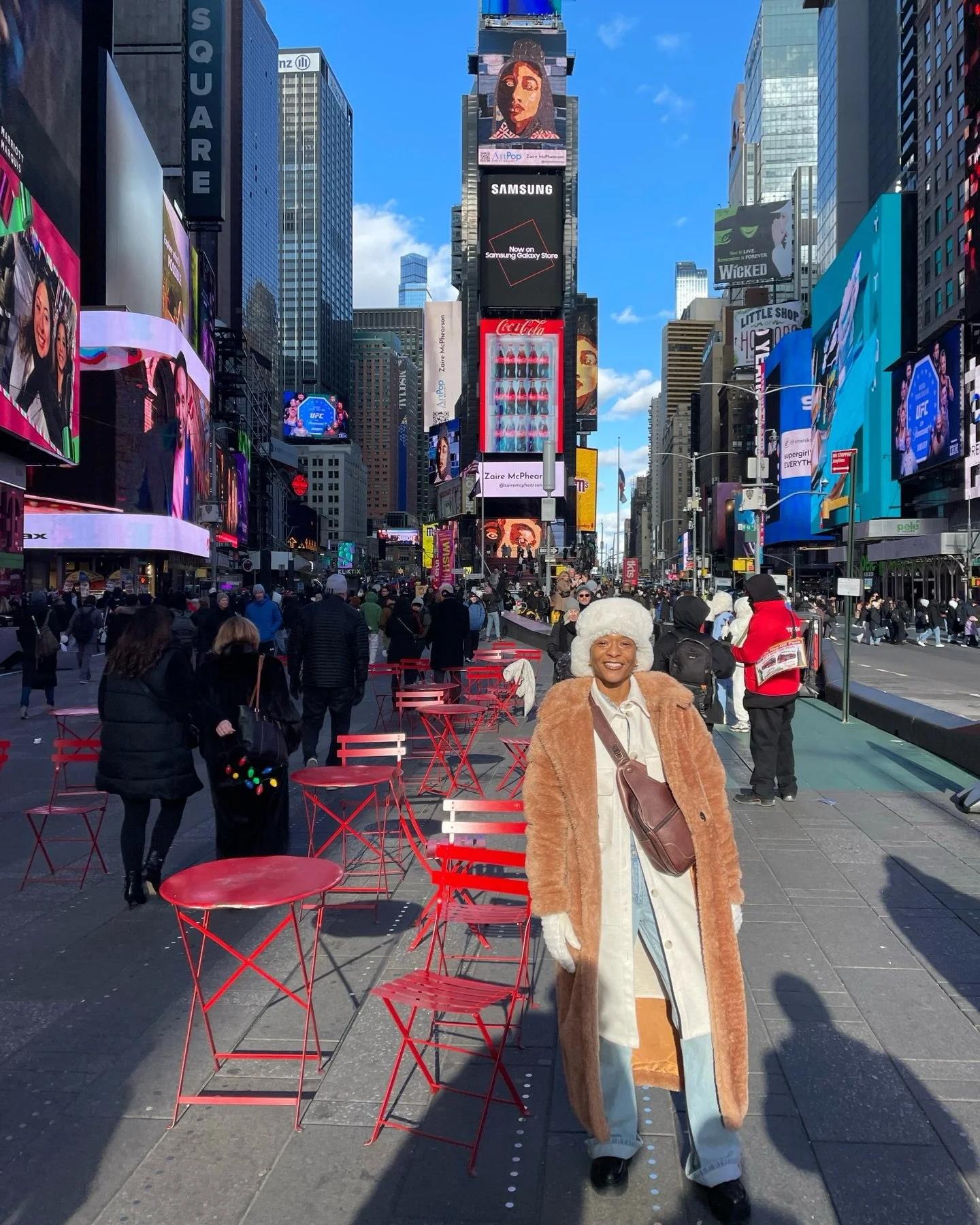 NYC is having a ball tonight!
The 2025 #ArtPopCLT artists have been lighting up Times Square all year long, receiving the full NYC treatment with millions of eyes on their artwork thanks to our partners at @outfrontmediausa 
As the city gears up for 