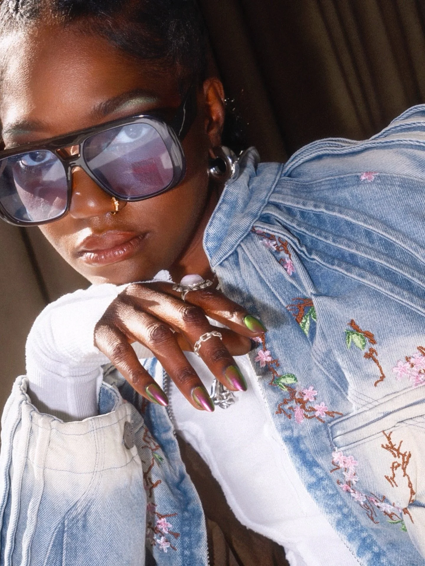 yeah, they&rsquo;re press ons 😏 &hellip;..but they&rsquo;ll never know.

💿 Production Credits
Creative Director &amp; Founder - @paigewilhog
Creative Producer - @friskymariska | @soundslikelueck
Photographer - @nafisahs.photocollection
Stylist - @l