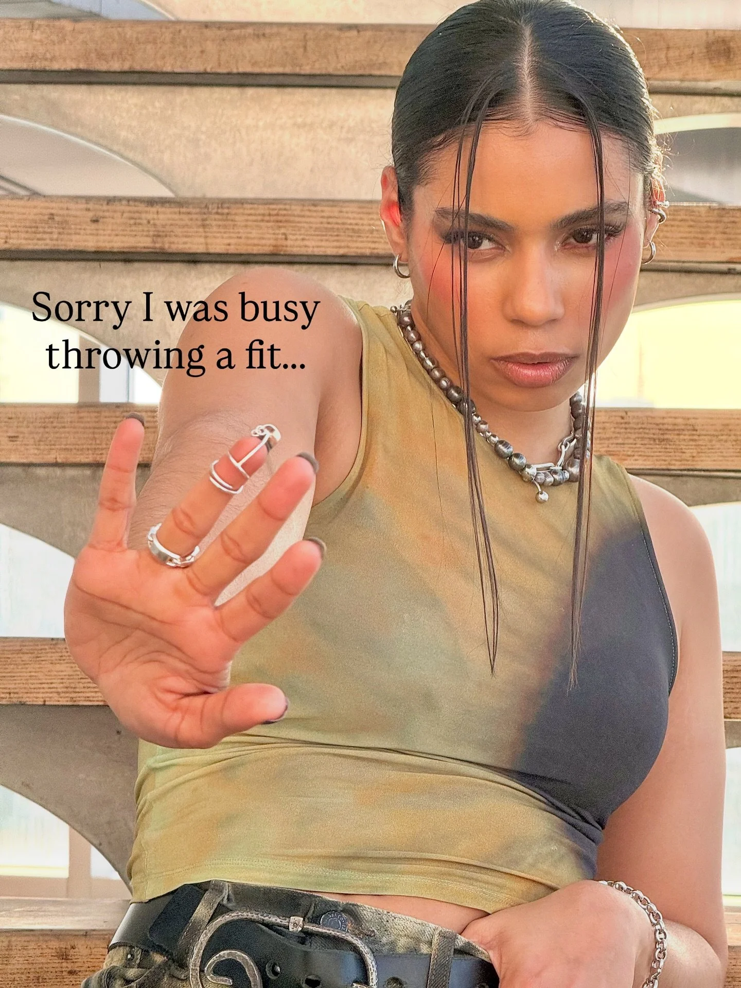 we just be like that sometimes 💋 #dontbemessy

🤙 hold &amp; toggle the dots to make the pic come to life

#throwafit #sorrynotsorry #pressonnails #shortnailsdontcare #editorialnails #nailstyle #nailsofinstagram #fallnails #fallnails