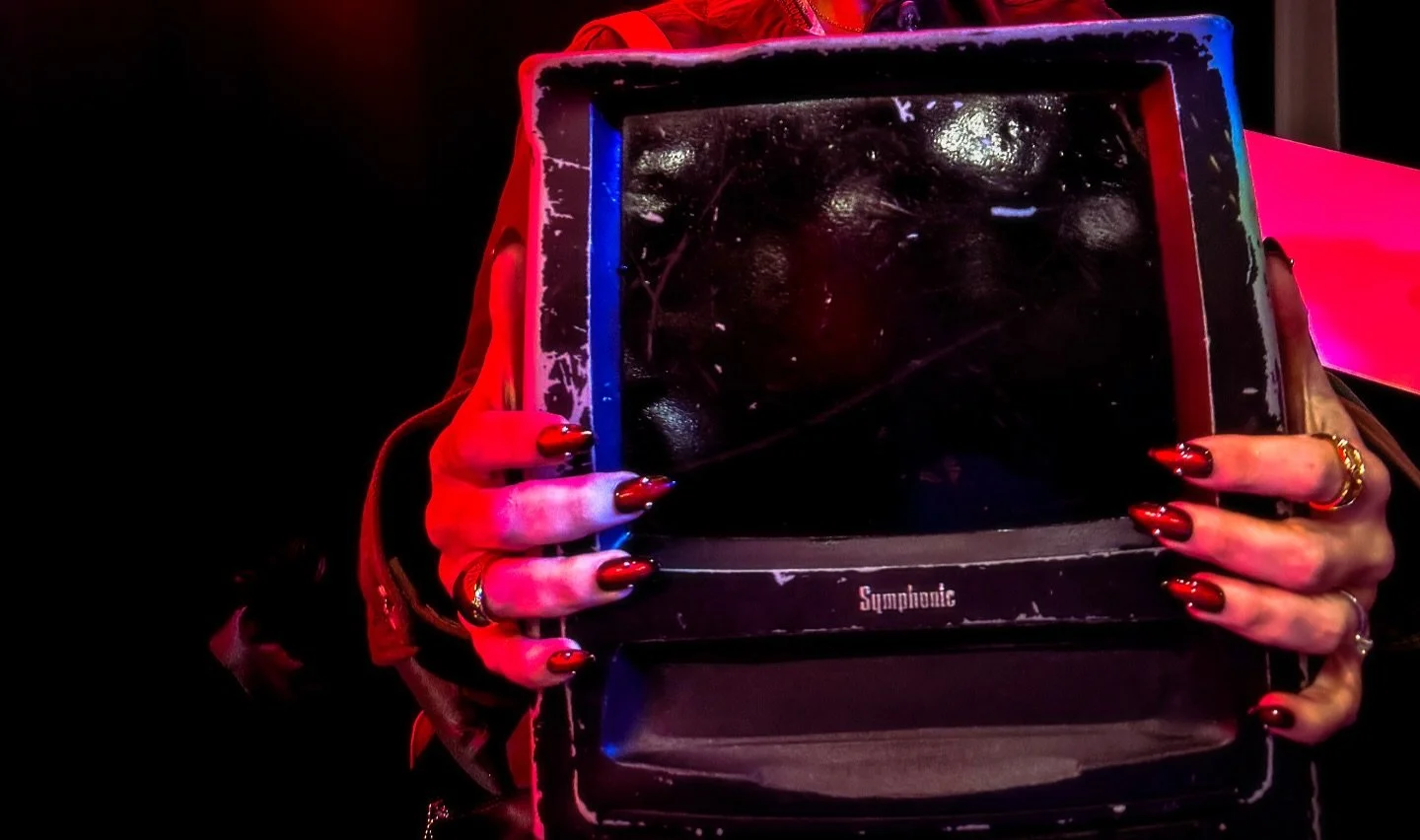 Awakening our vital instruments 📺 as we climb out of the pit. 

What&rsquo;s your @gachiakuta_o_en vital instrument? ⛓️

#dontbemessy #gachiakuta #crunchyroll #nailpower #chromenails #rednails #geekchic #animelovers #animestyle #pressonnails