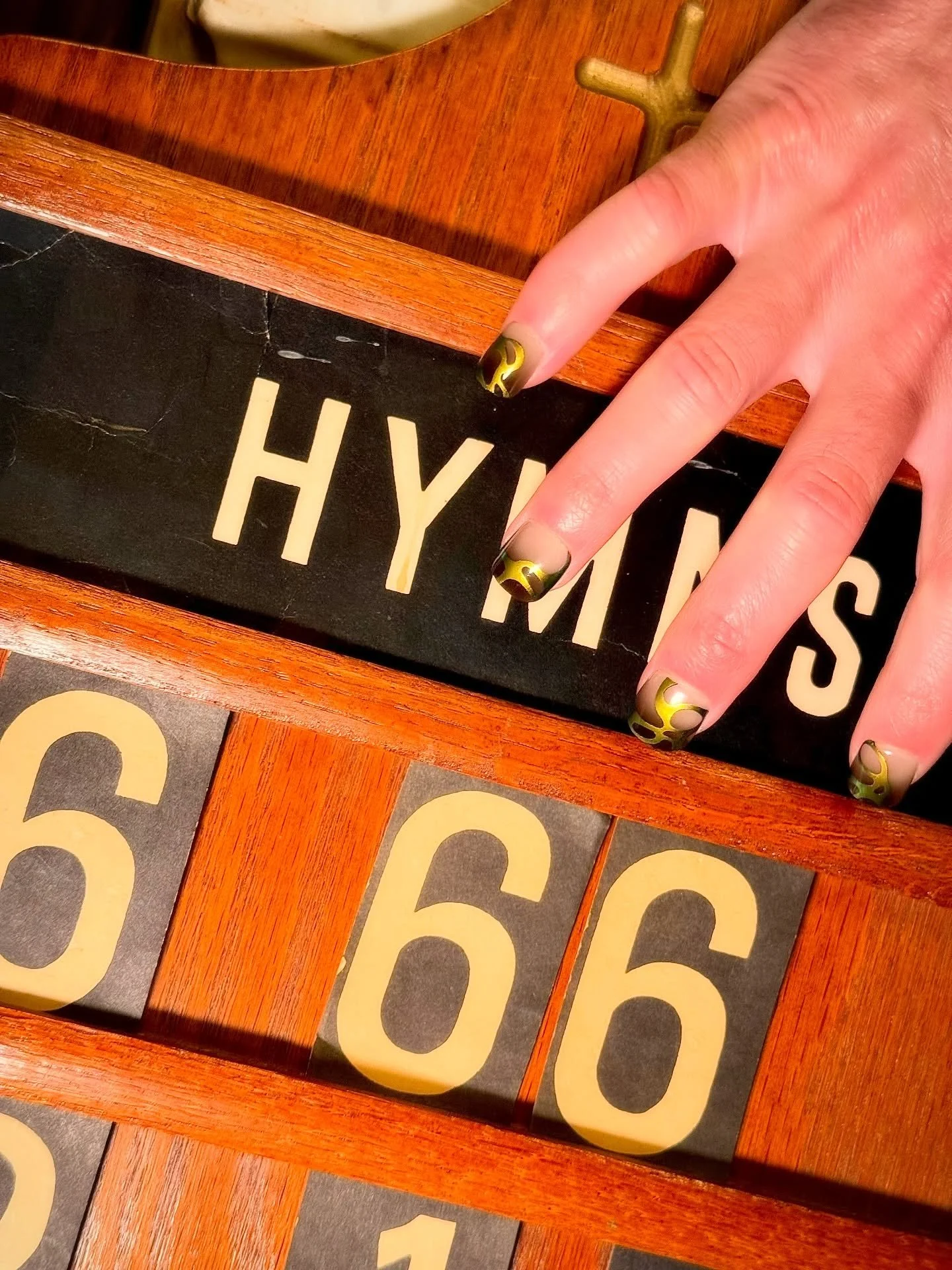 Happy Halloween Witches 🕯️🦇

#dontbemessy #halloween #halloweenvibes #spookyszn #spookynails #halloweennails #pressonnails #nailstyle