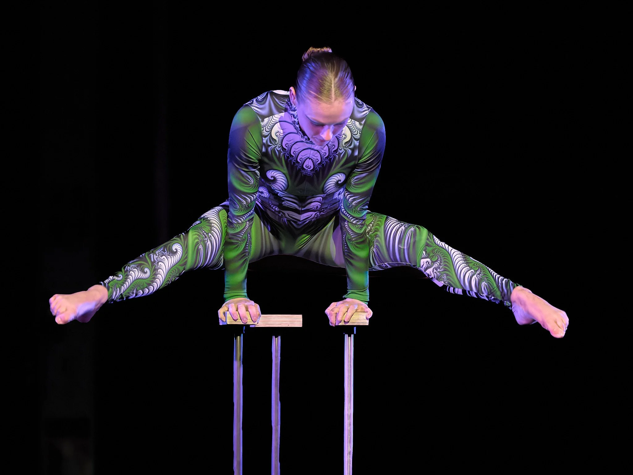 Act 4-03_ADB0113PR_1.jpg