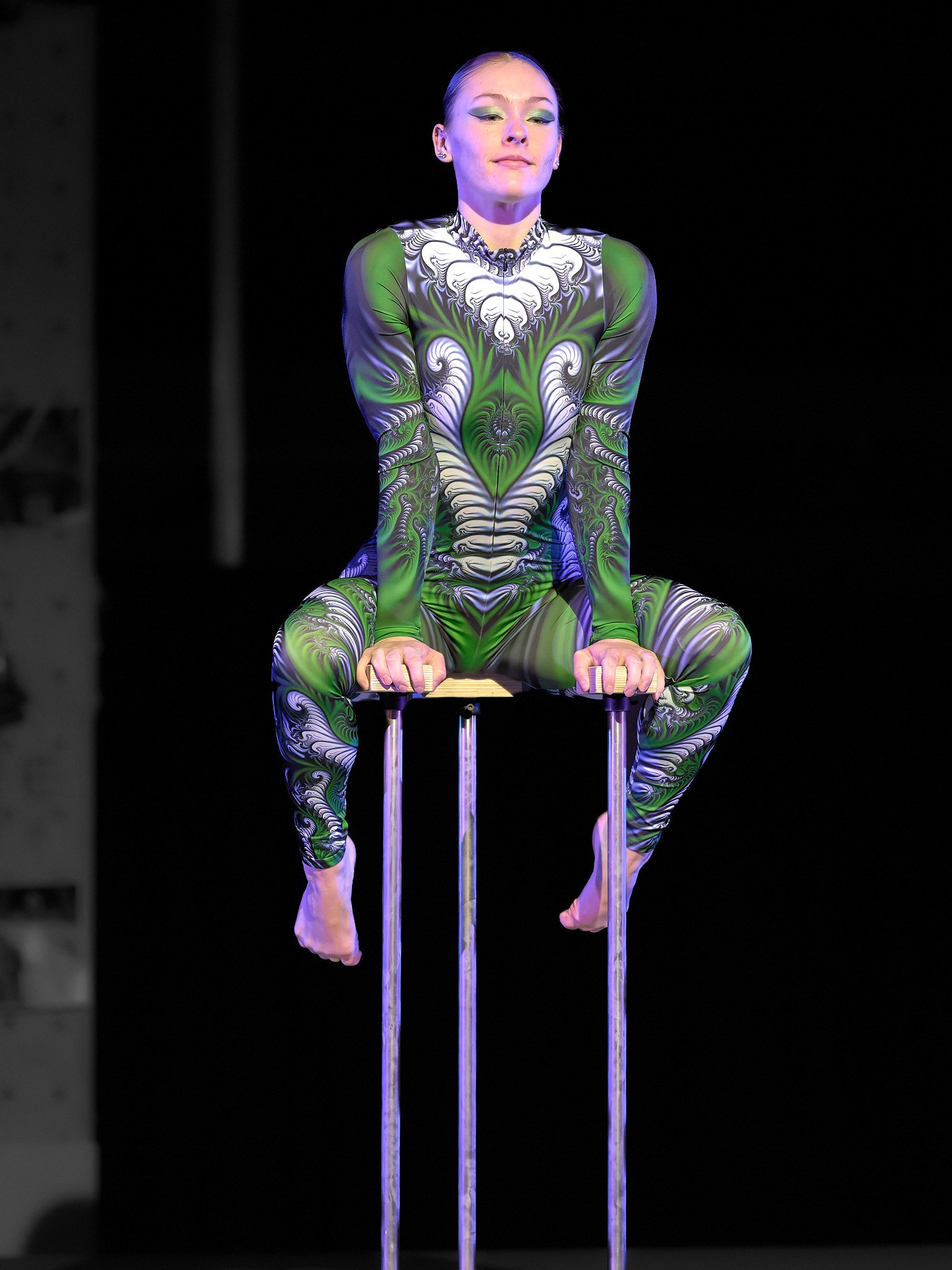 Act 4-04_ADB0114PR_1.jpg