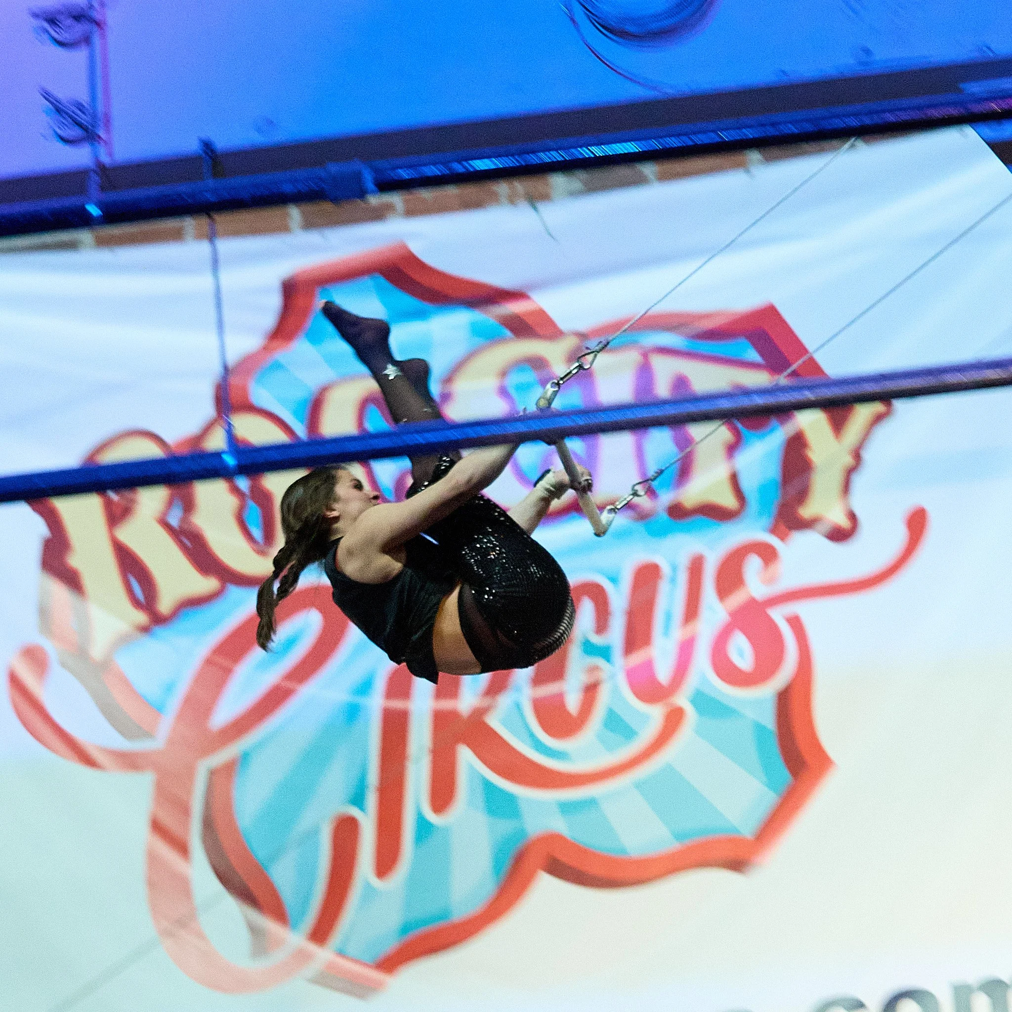 Act 6 - Trapeze-172_3071347_1.jpg