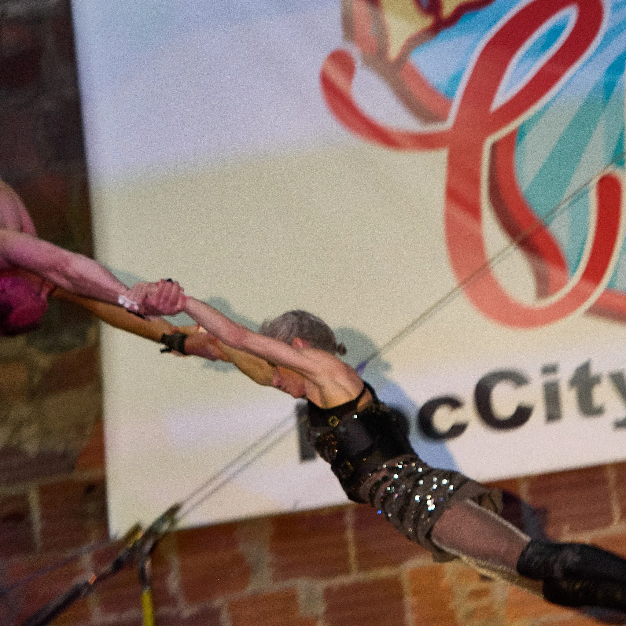 Act 6 - Trapeze-176_3071394_1.jpg