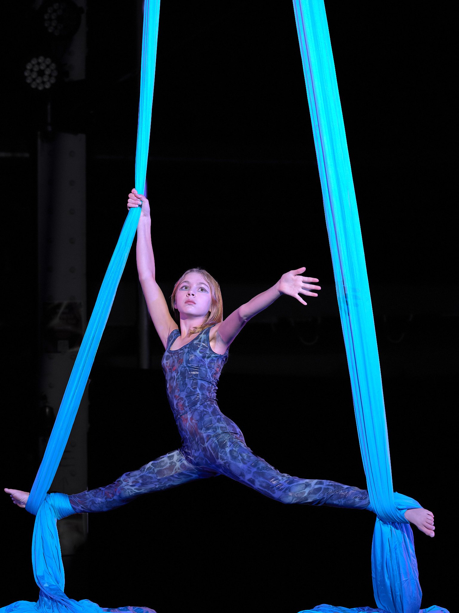 Act 3-08_ADB0044PR_1.jpg