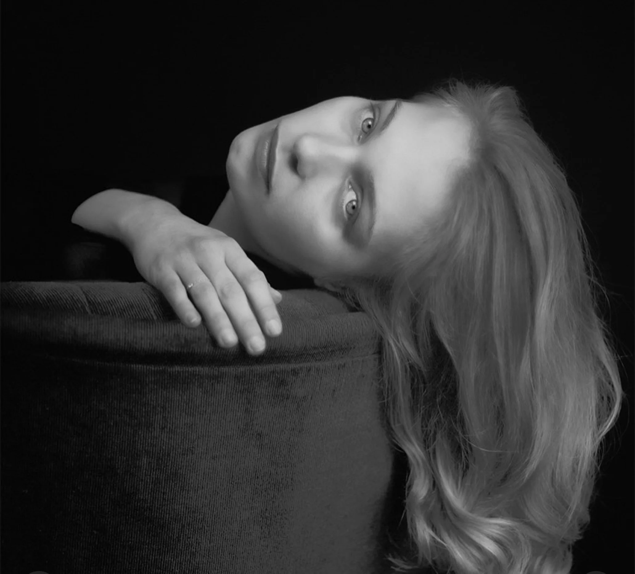 Sitting-075.jpg