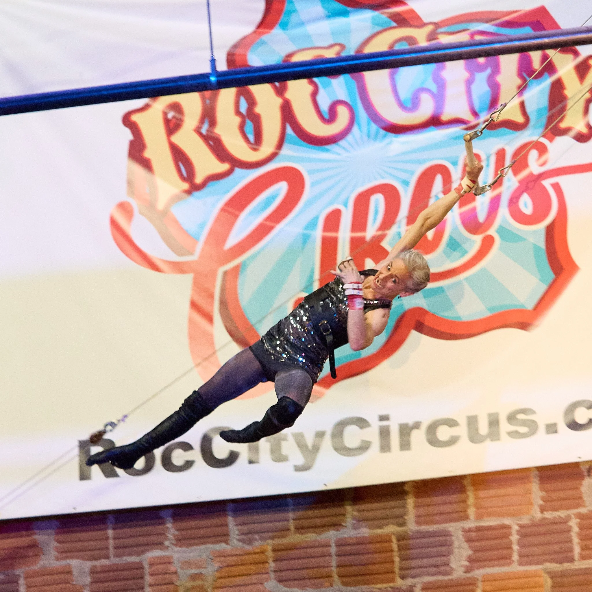 Act 6 - Trapeze-189_3071838_1.jpg