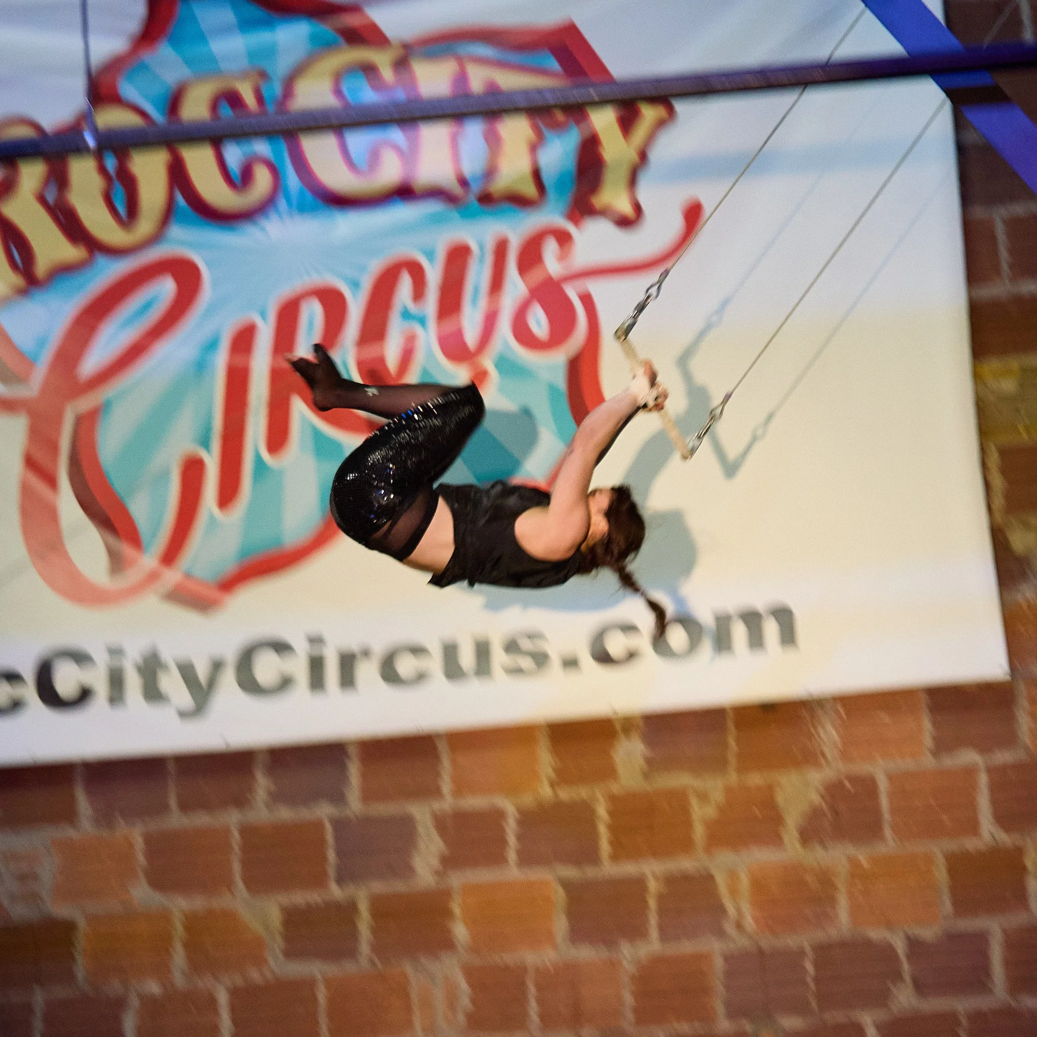 Act 6 - Trapeze-170_3071323_1.jpg