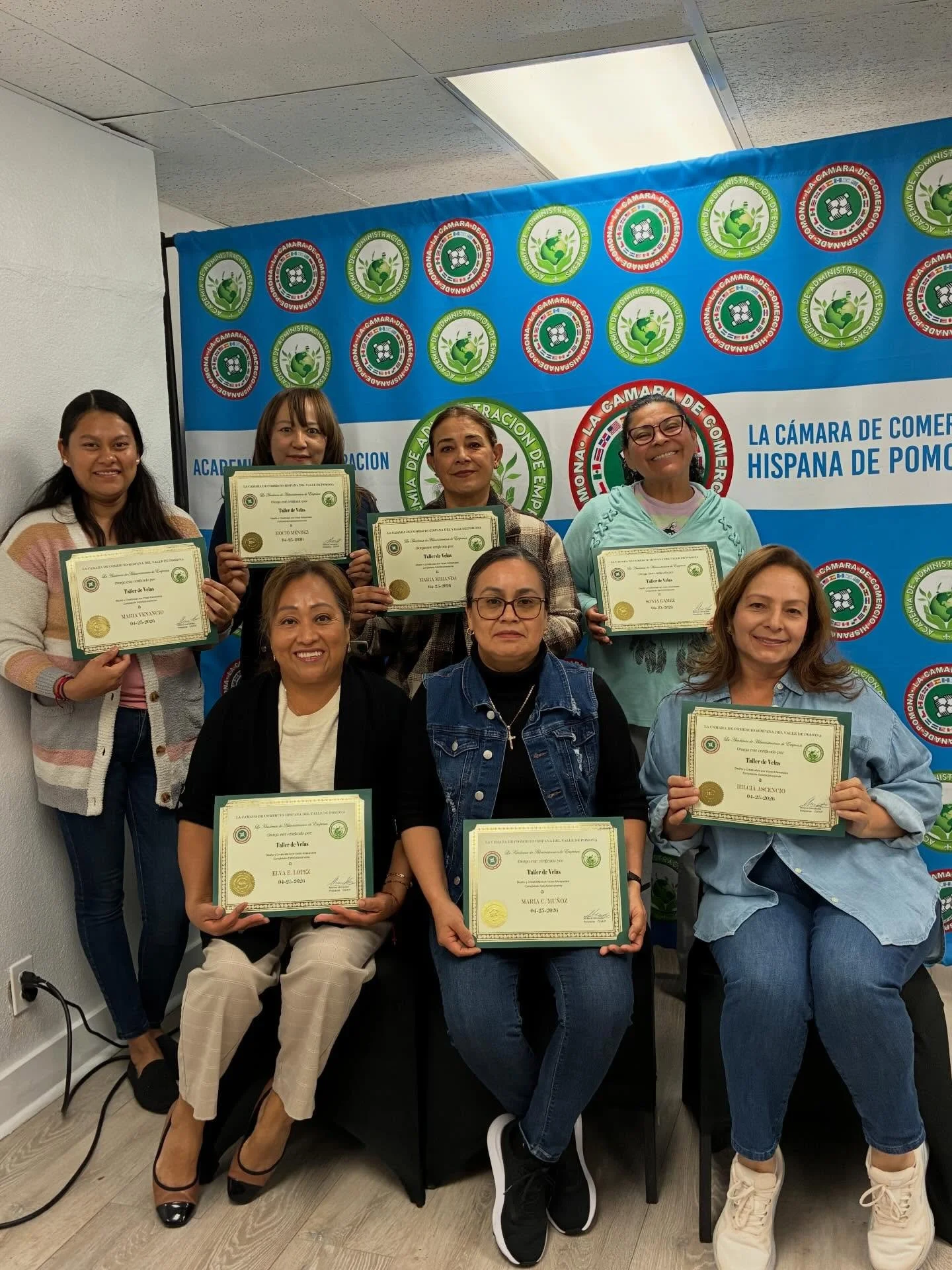 Hoy muchas personas buscan una manera de ganar dinero extra&hellip; pero no todas encuentran algo que realmente funcione.

Las velas artesanales no solo son hermosas y relajantes&hellip; son un negocio real que puedes empezar desde casa, con baja inv