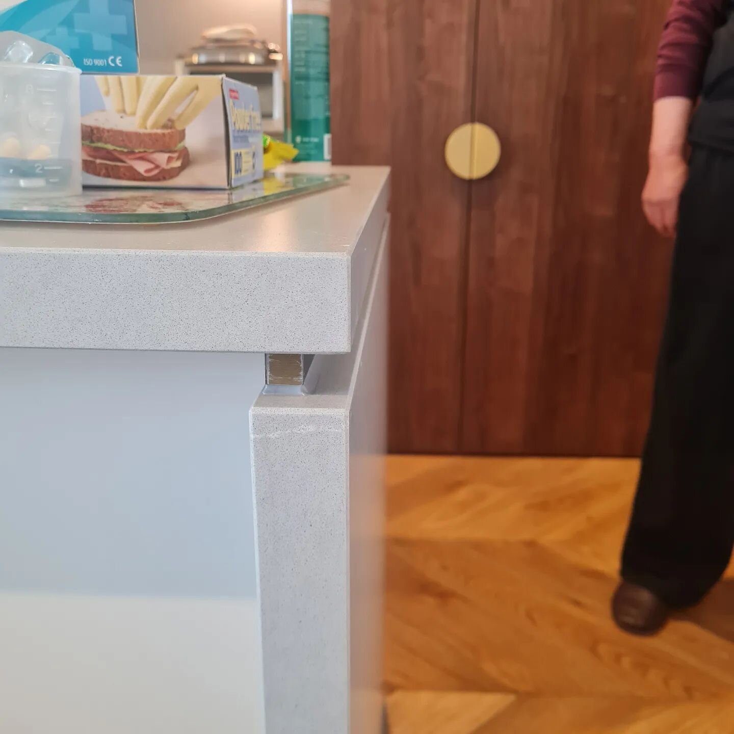 Remove and refit of a waterfall end that was installed on an angle