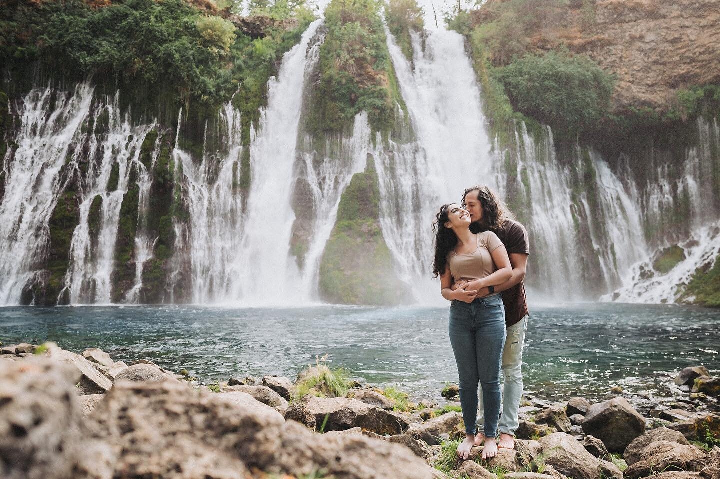Oh take me back! I&rsquo;m missing these two&hellip; @kingdom_ninja @rose_gold_dreams_ 
.
.

#burneyfalls #california #waterfall #photography #naturephotography #couplesphotography #waterfallchasing #fujifilm #fujifilmxt3