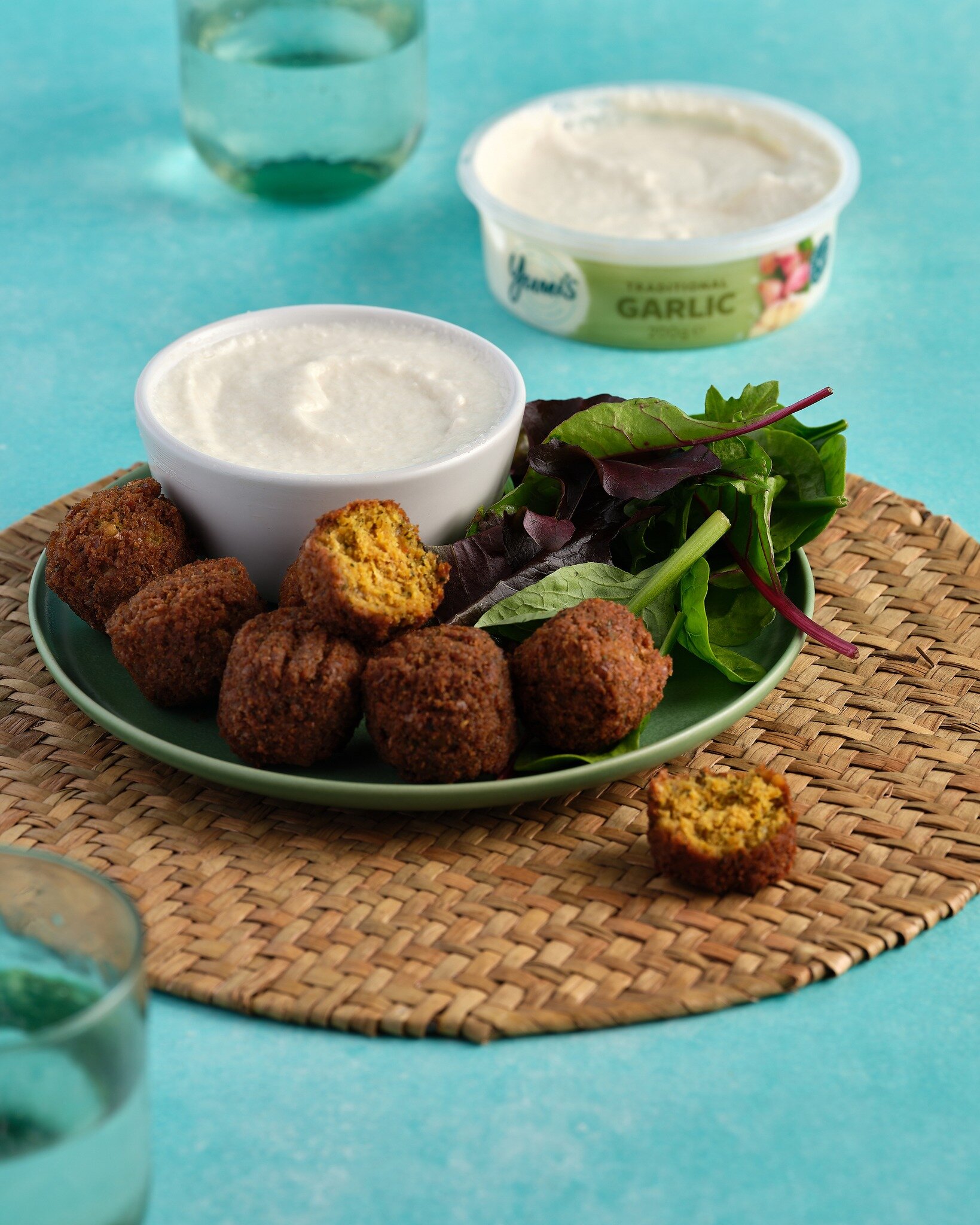 Much like these...

🍟+🍦

🧂+ 🍉 

🥒+ 🥜

... Our Falafels + Garlic Dip make an unforgettable pairing!

.

.

.

.

#yumis #yumisdips  #plate #food #yummy #pairs #classic #tasty #love