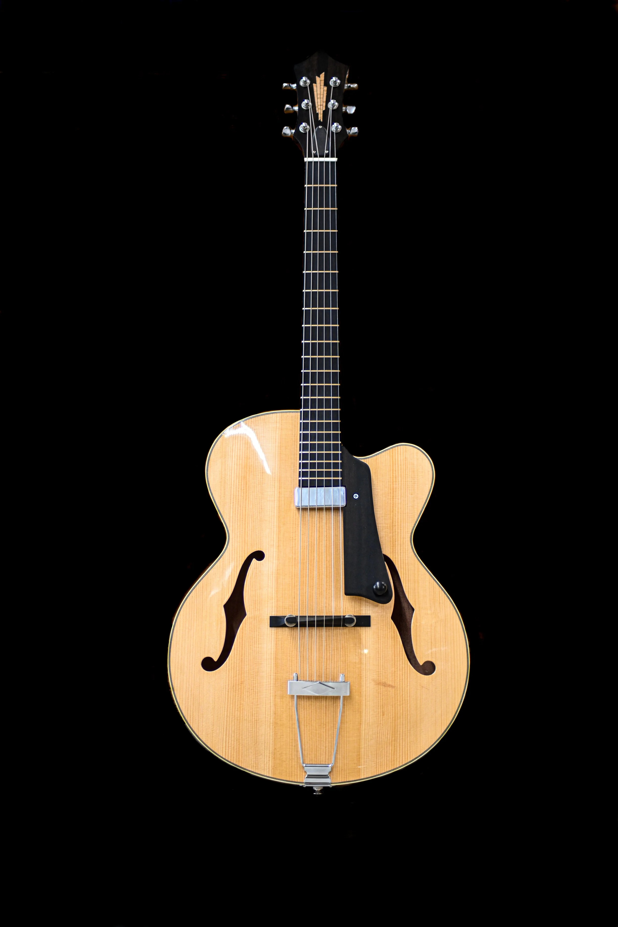 Belforti Instruments Paris Galloup School of Lutherie Archtop Guitar