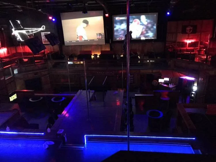 TAKE A TOUR OF THE CLUB — Des Moines Lumberyard