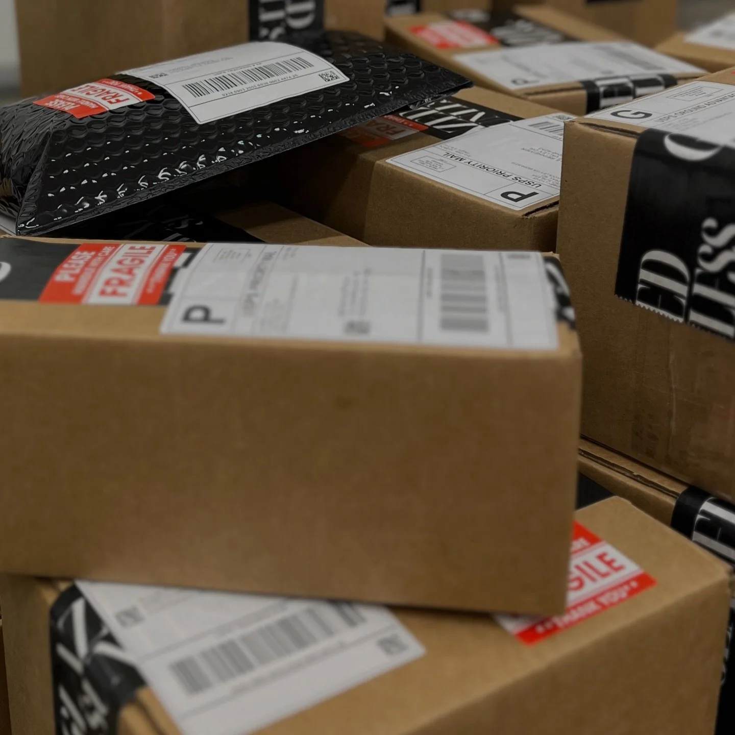 Late night thoughts 1.22.2025
💭 If someone told me back in 2022 that Glazed Sunless would one day lead me to step back from spraying clients day in and day out, I wouldn&rsquo;t have believed them. Not because I didn&rsquo;t dream big&mdash;but beca