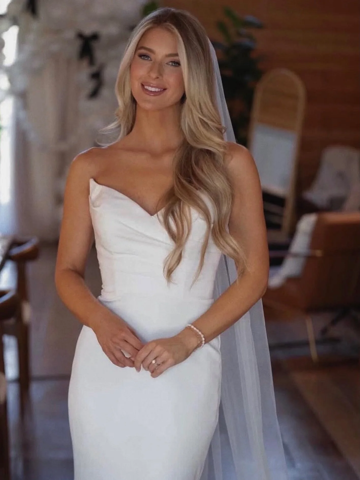 While this season of Love is Blind may have had some faux tan mishaps- it&rsquo;s no secret that @_ashcarpenter was always perfectly bronzed thanks to the talented team at @cleglospraytans_ ✨🙌✨

Solution: Sunkissed, ☀️ absolutely STUNNING on her, we