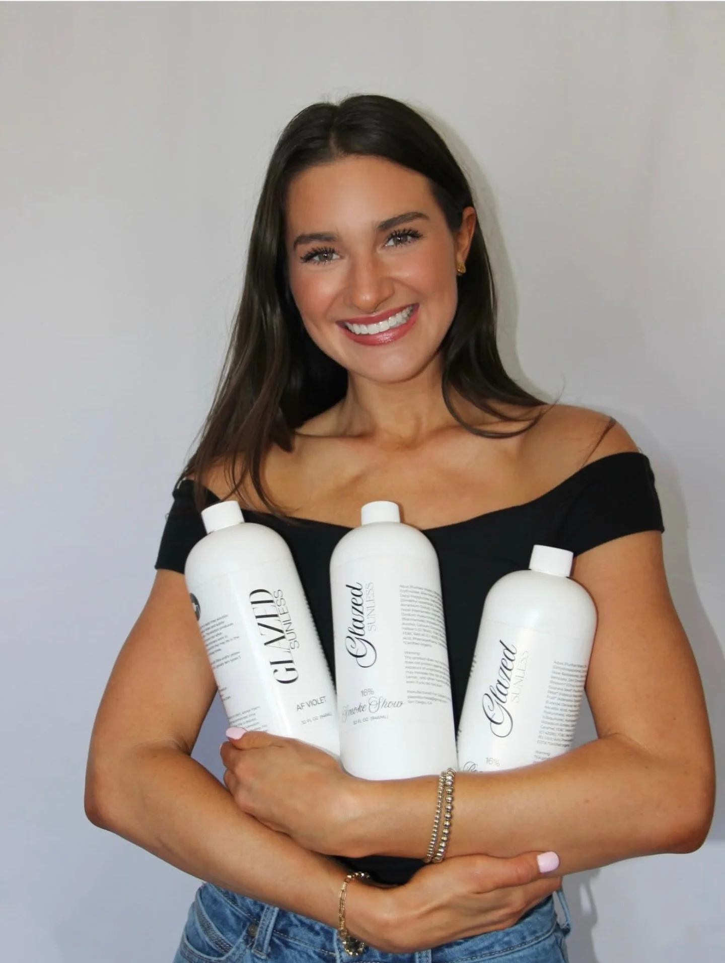 Nothing lights us up more than knowing that Glazed Sunless is out there powering thousands of spray tan businesses every single day 🥲✨

Behind every bottle is an artist building something of their own &mdash; booking clients, growing their confidenc