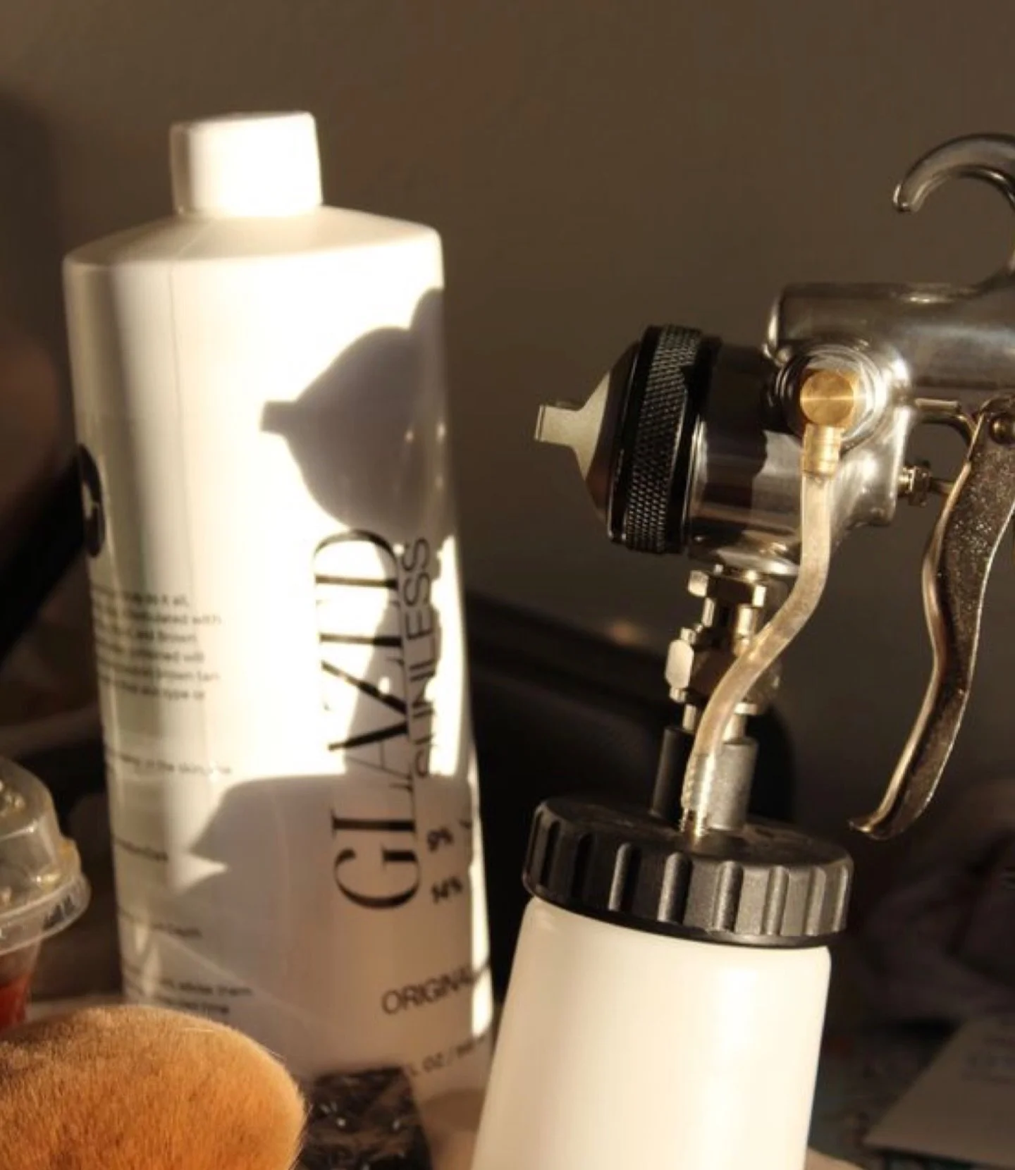 Glazed Original set a new standard in sunless✨ 

An intentionally balanced blend of counteracting bronzers&mdash;brown, violet, and olive working in harmony to neutralize one another and create a true brown, perfected tone. A neutral tan that adapts 