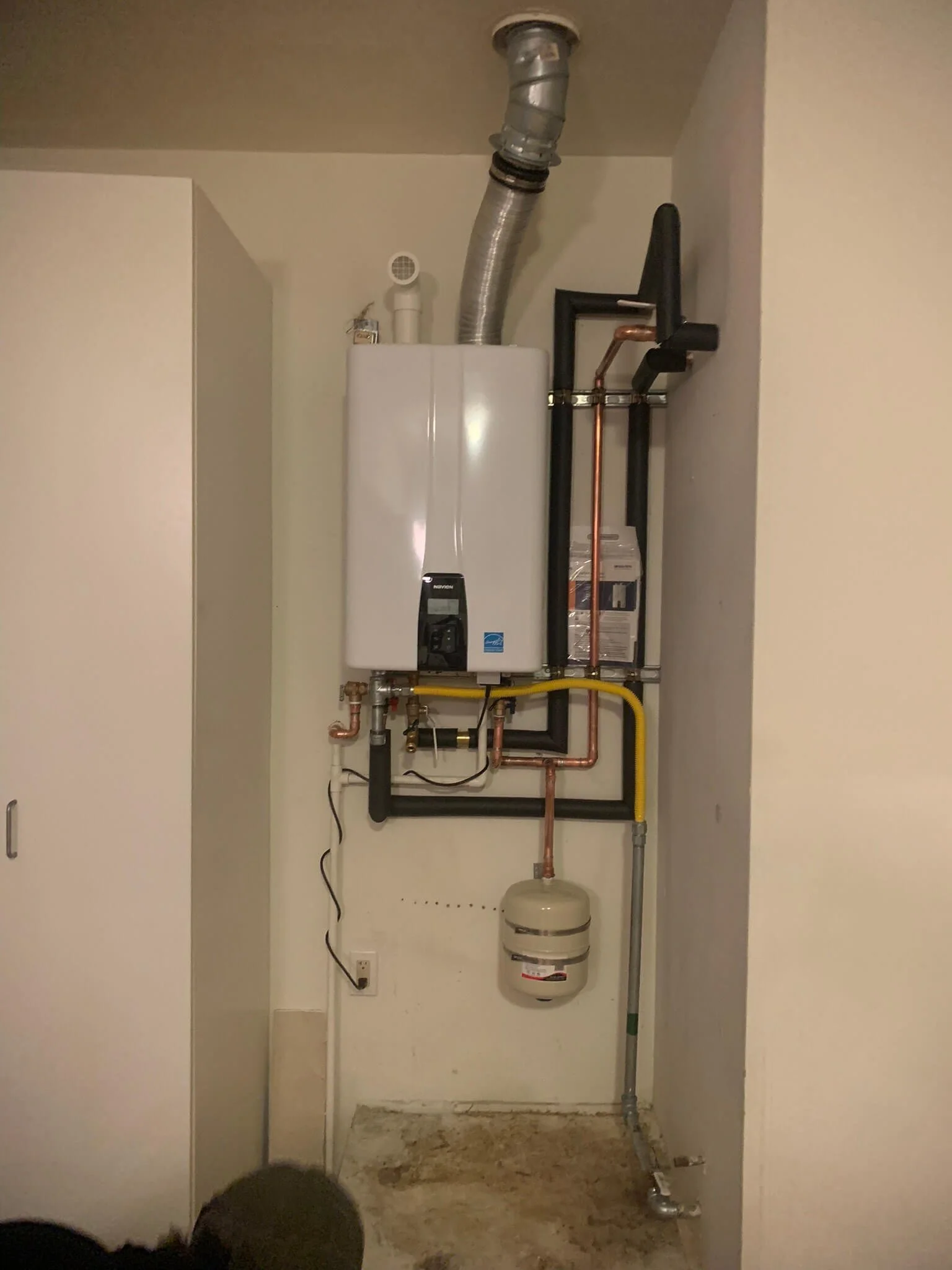 Exploring the Remarkable Benefits of Tankless Water Heaters — Integrity ...