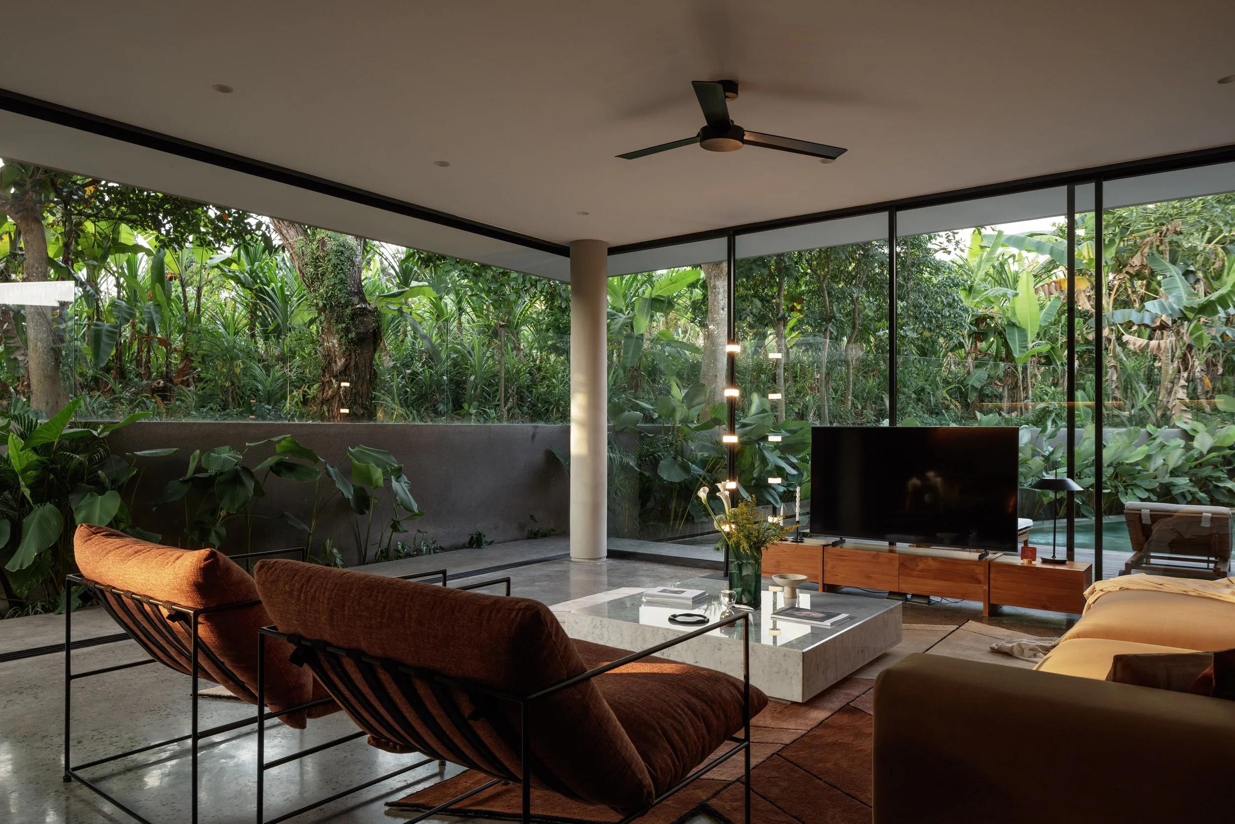 VILLA OF LINES AND LIGHT - 2 BEDROOM - CANGGU