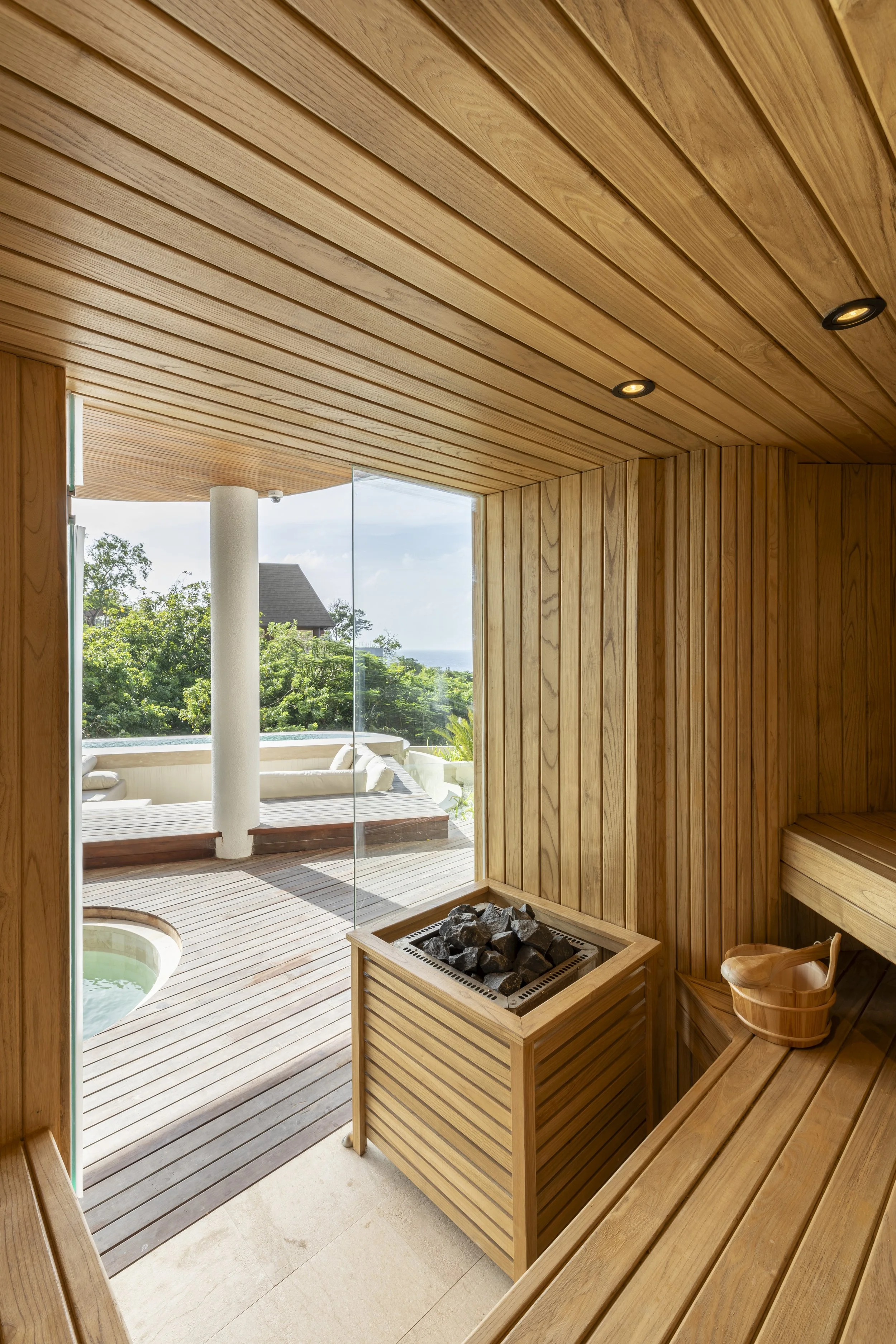 OCEAN VIEW VILLA WITH PRIVATE BEACH ACCESS - 5 BEDROOM - ULUWATU