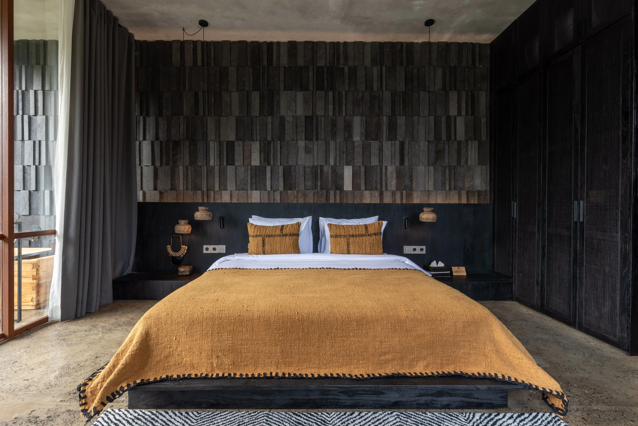 JAPANESE BRUTALIST VILLA - 5 BEDROOM - UBUD