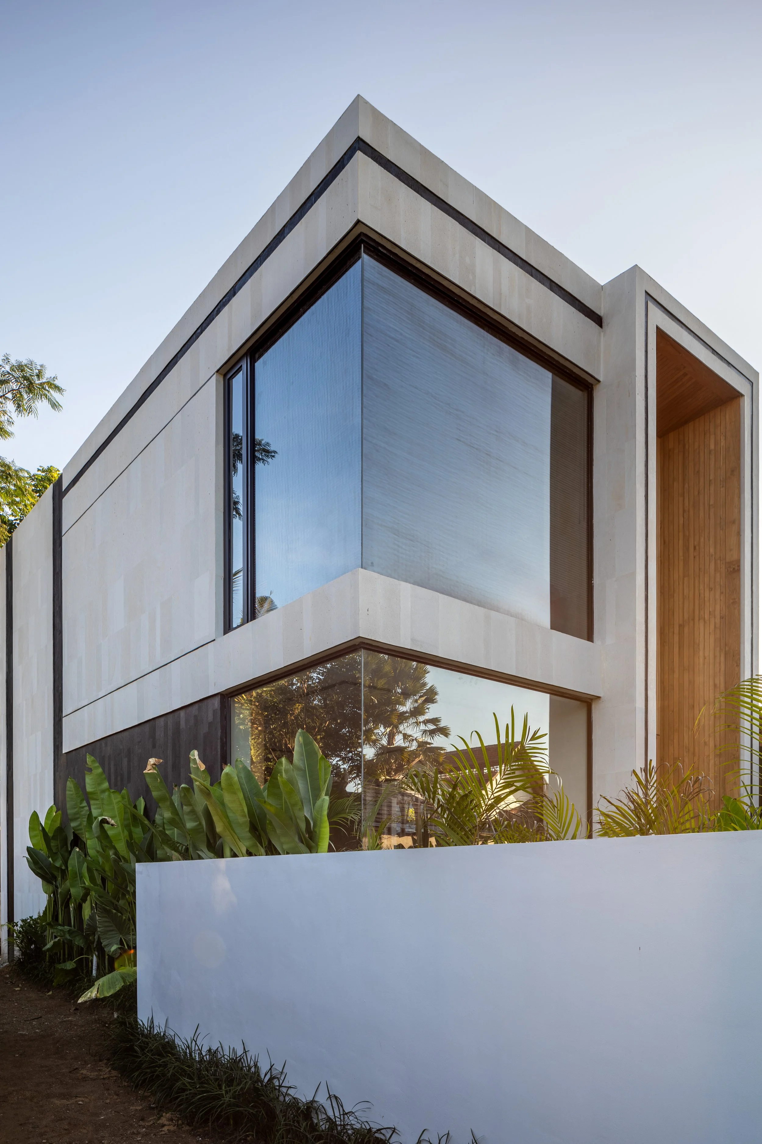 MONOLITHIC VILLA WITH TROPICAL SOUL - 2 BEDROOM - UBUD