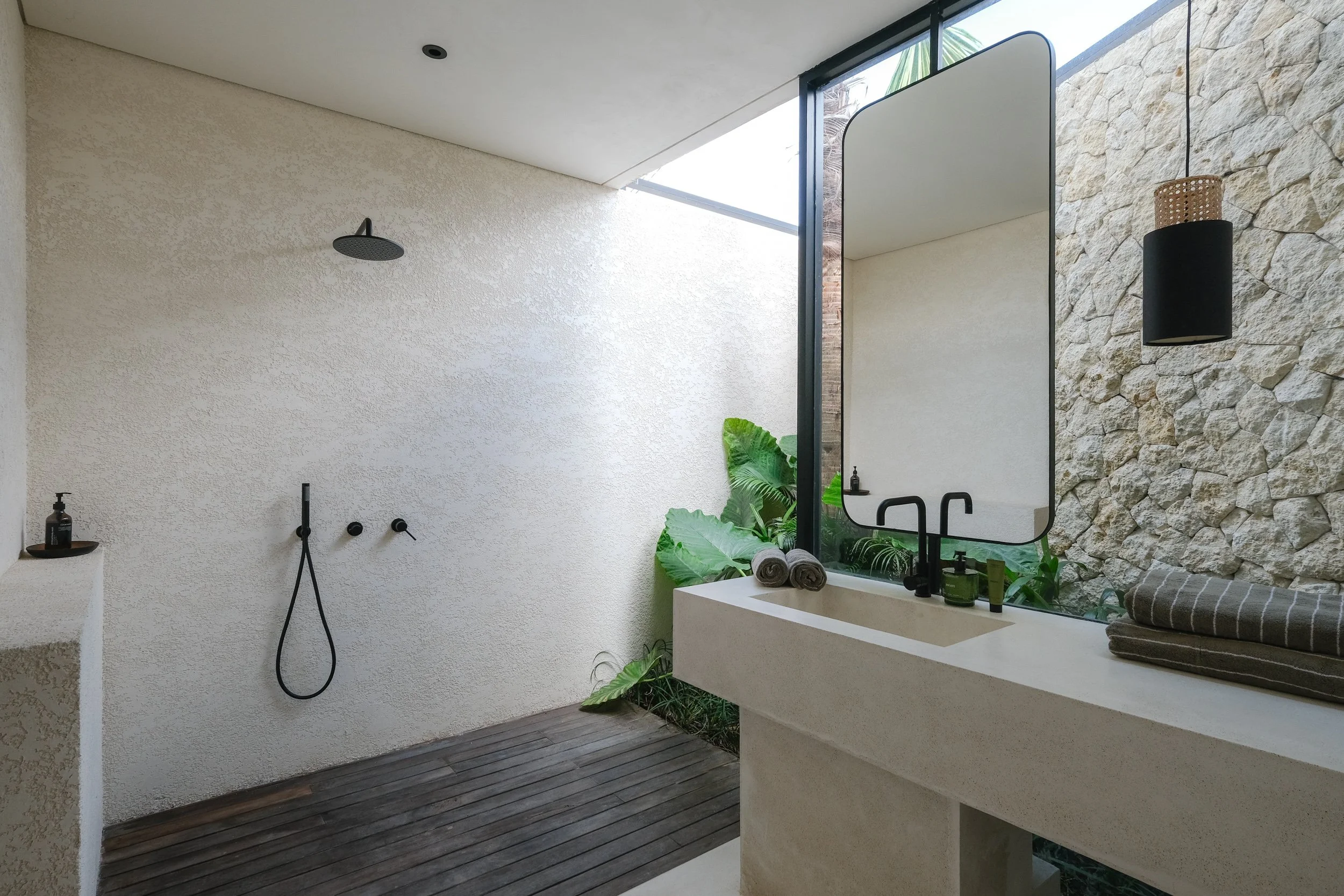 ARCHITECTURAL TROPICAL VILLA ABOVE THE RICE FIELDS - 3 BEDROOM - NYANYI BEACH - Bali - for - sale